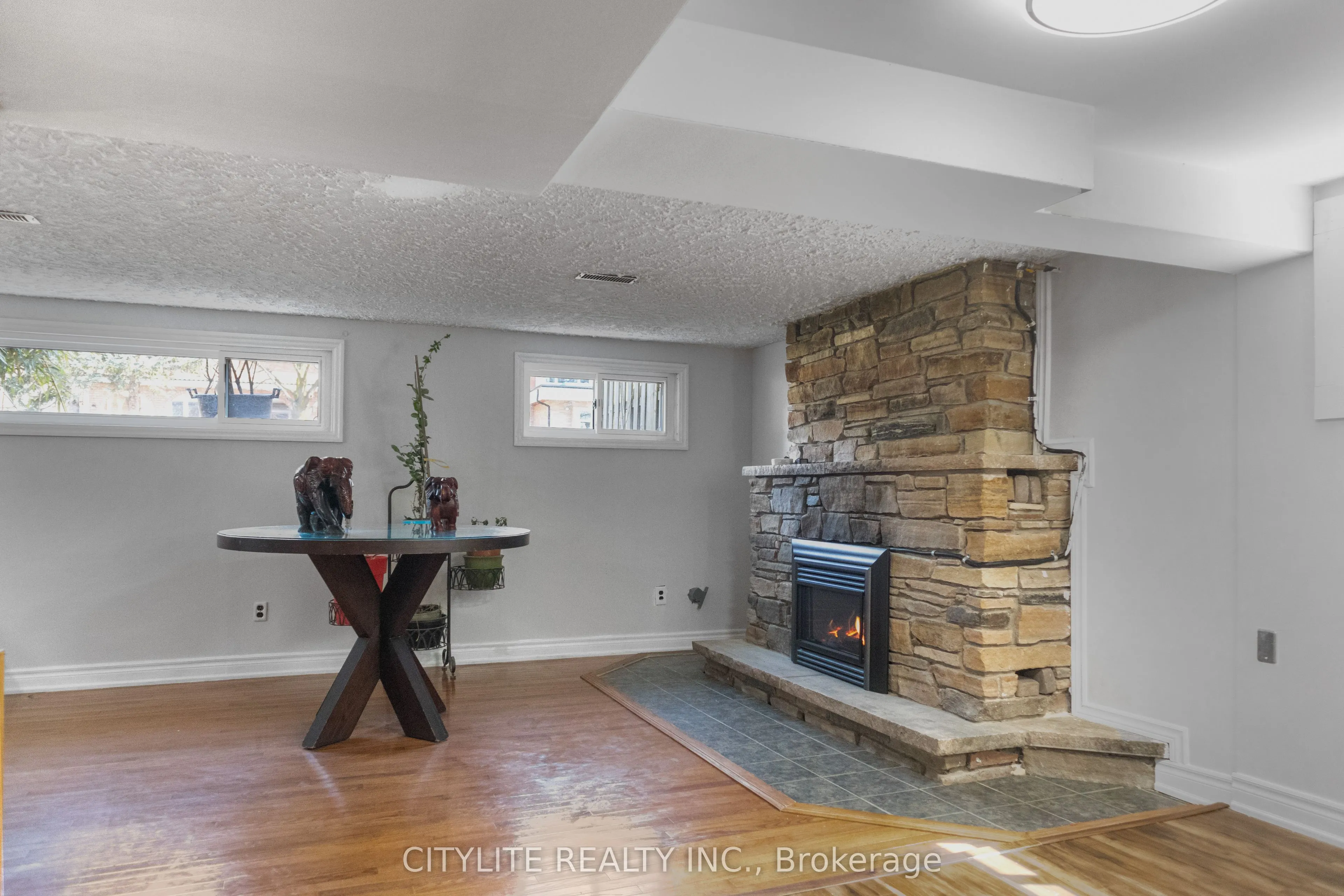 2 Emmeline Crescent
