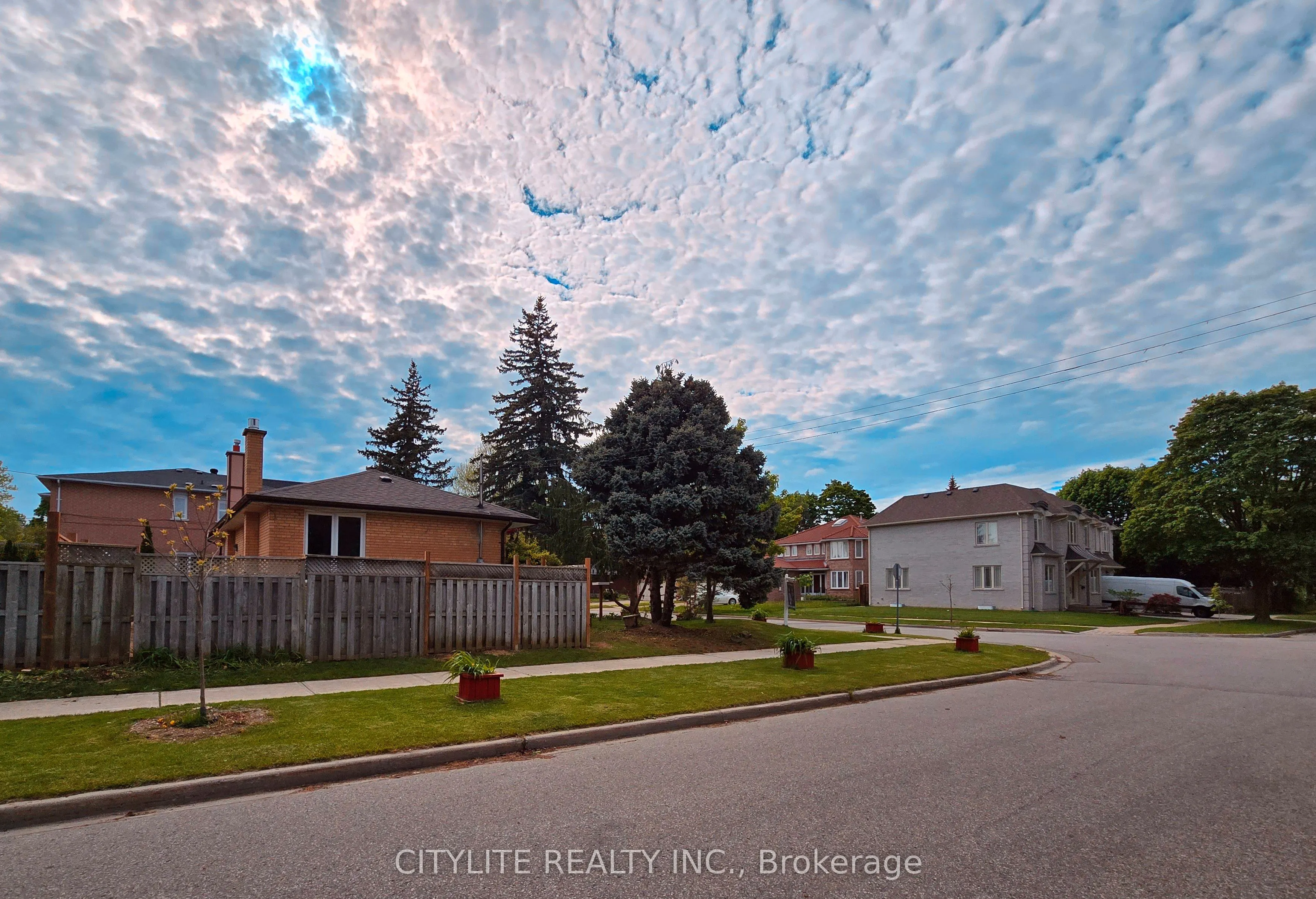 2 Emmeline Crescent