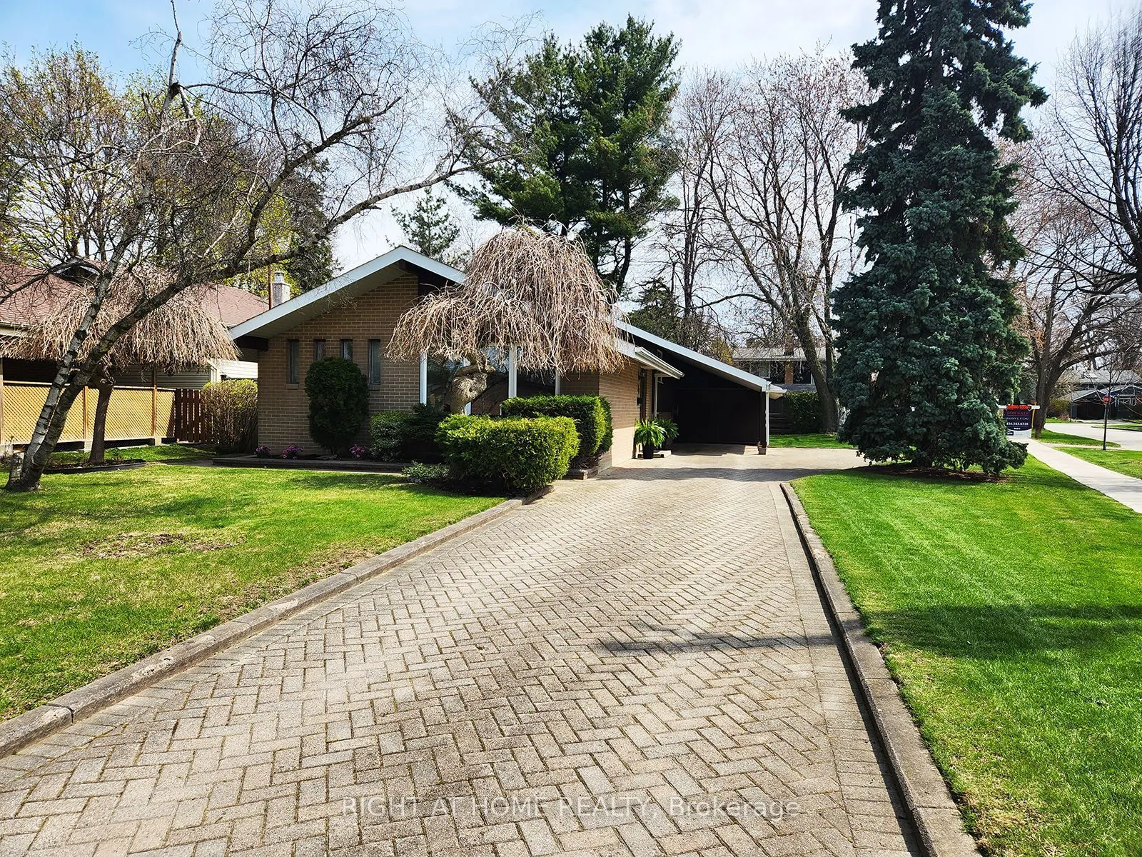 30 Lesterwood Crescent