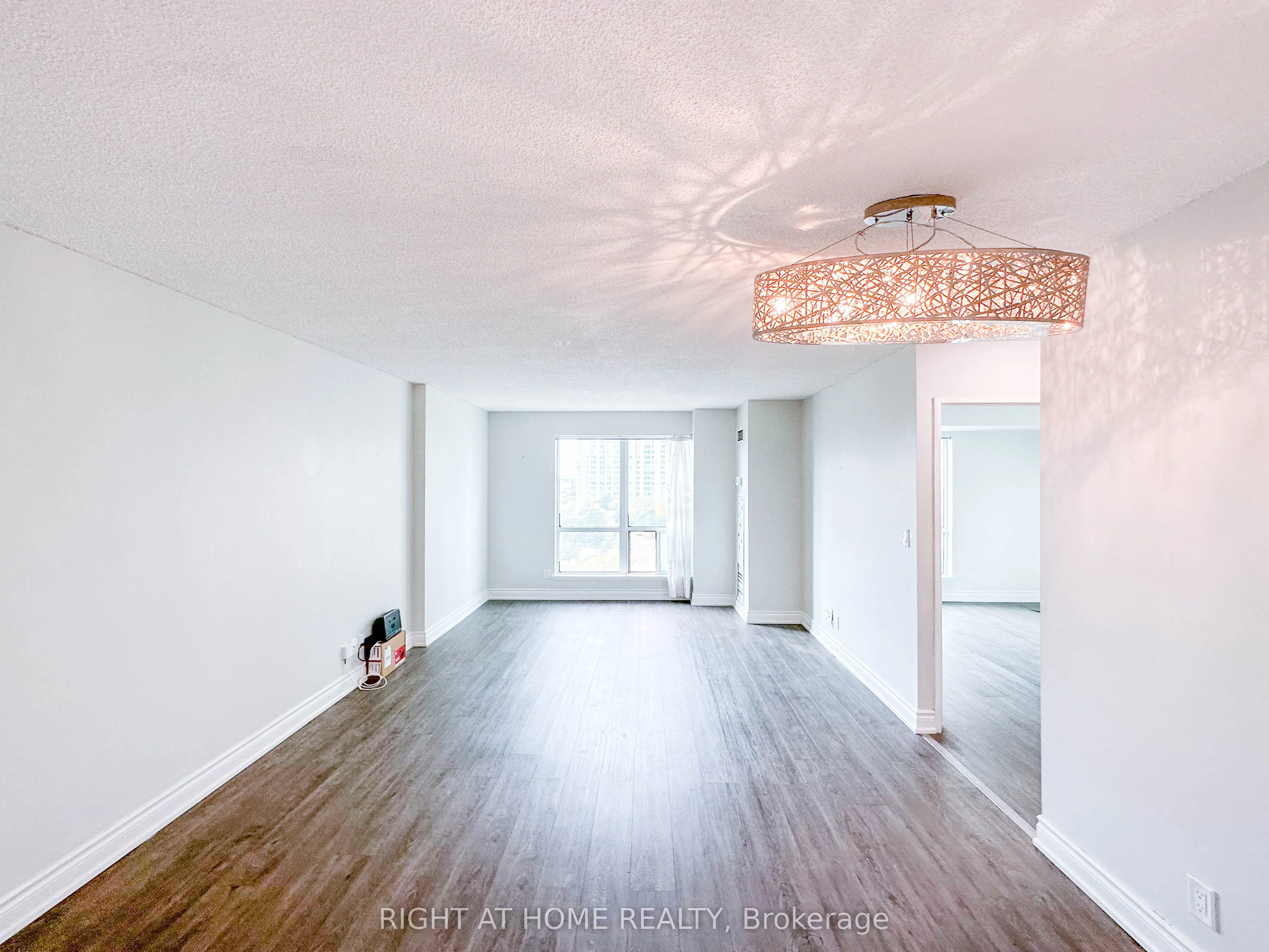 8 Lee Centre Drive #913