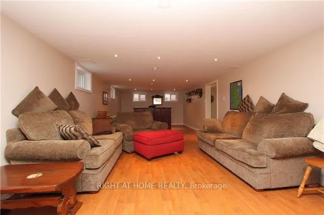 132 Winchester Road E