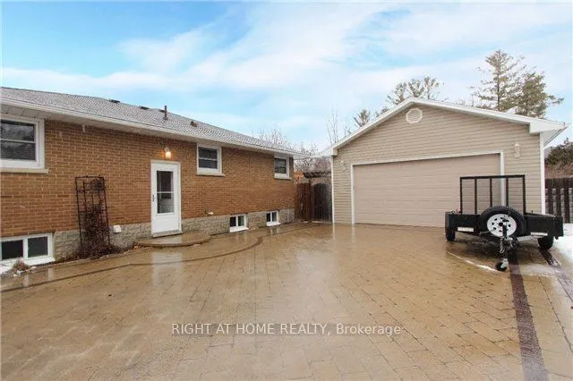 132 Winchester Road E