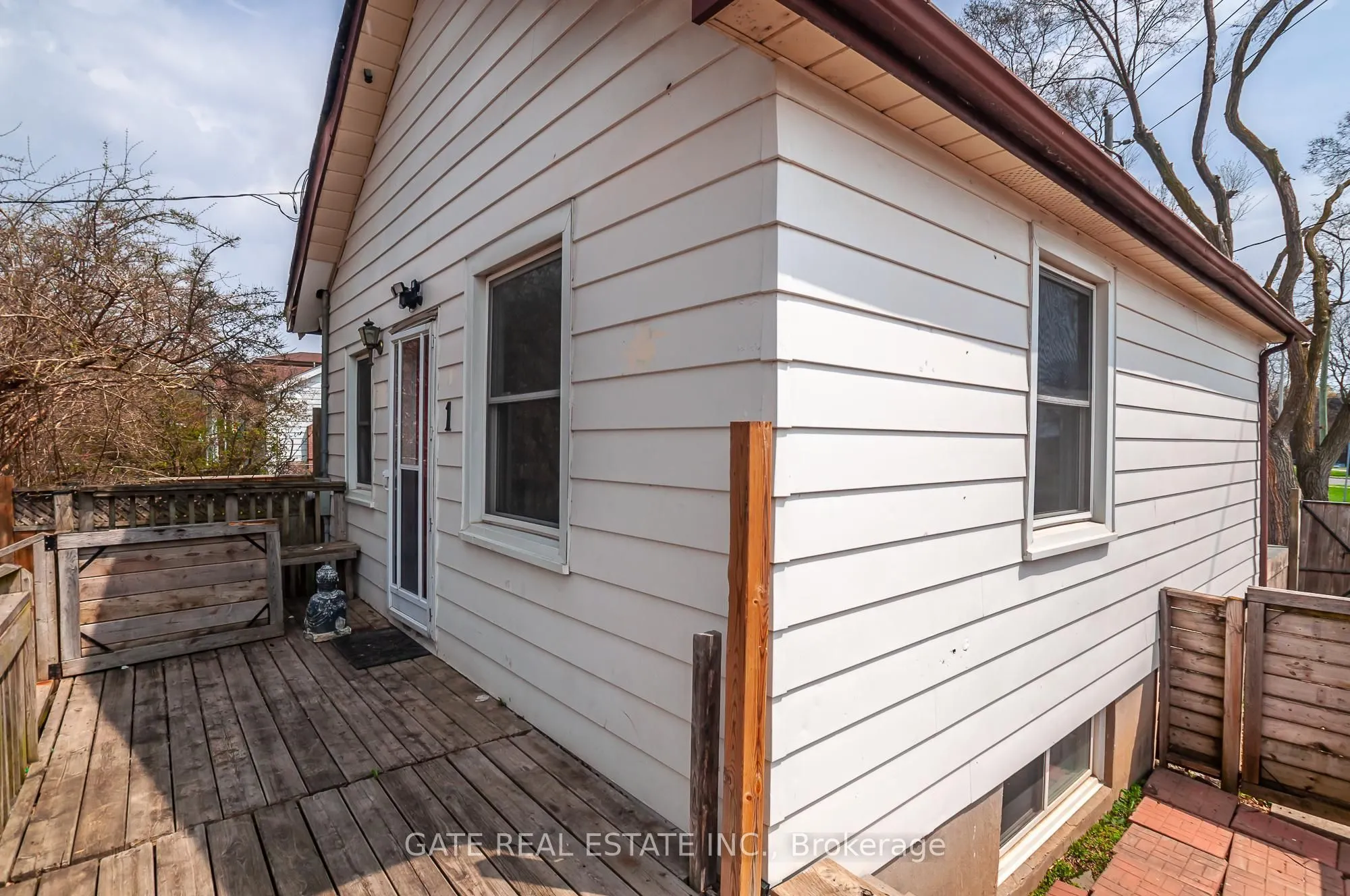 1 Mcintosh Street