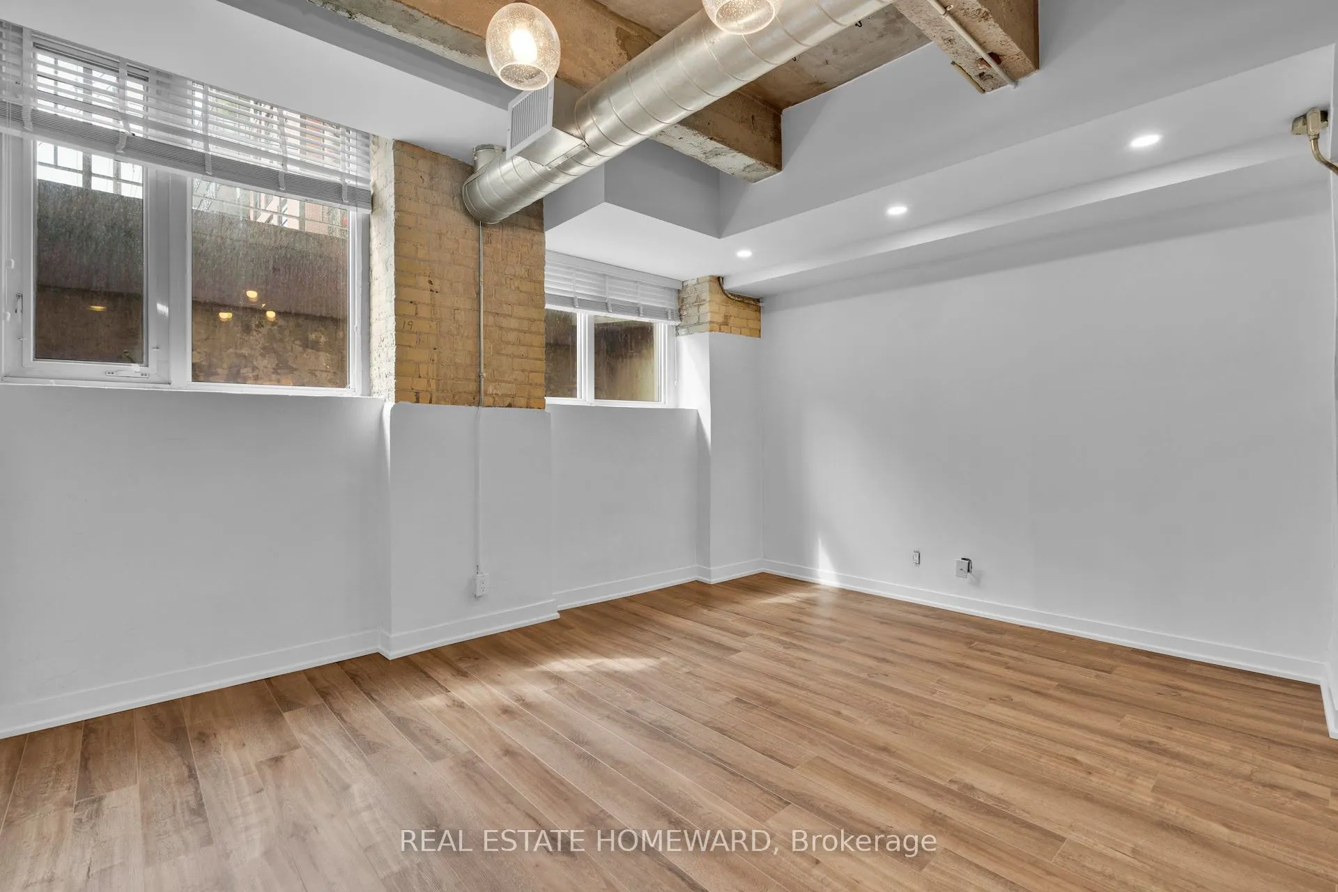201 Carlaw Avenue #128