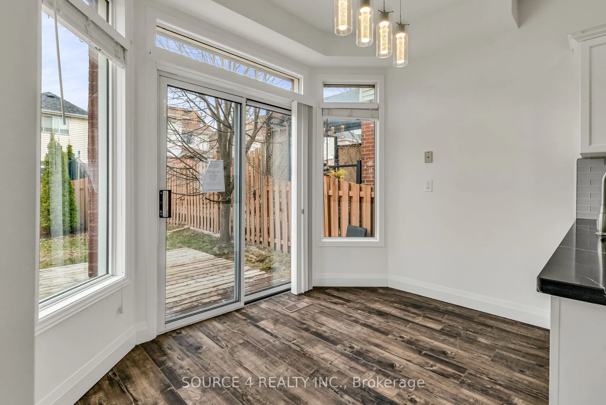1030 Timberland Crescent