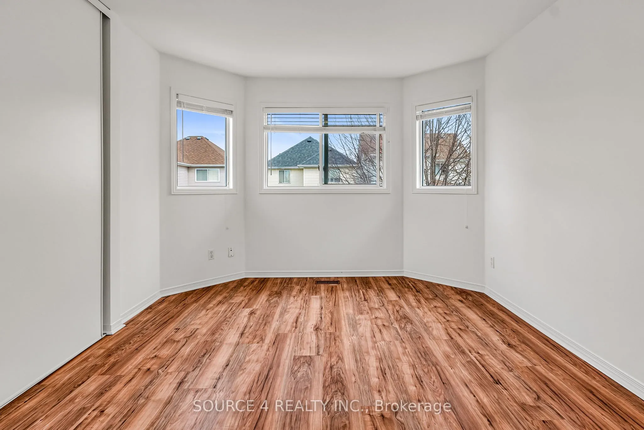 1030 Timberland Crescent