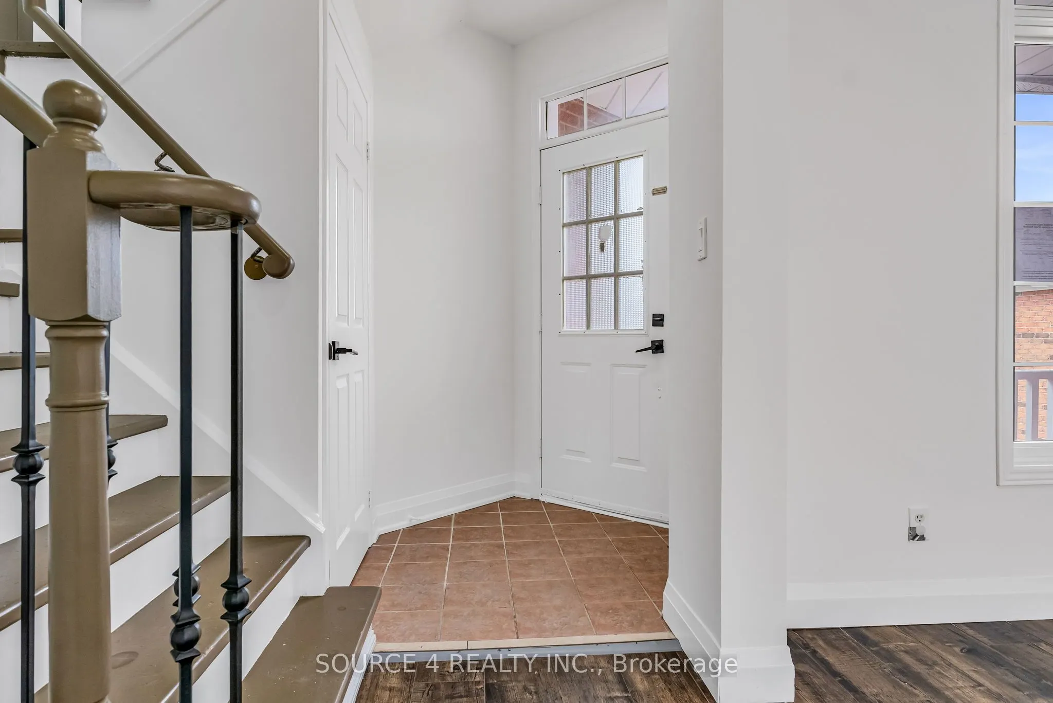 1030 Timberland Crescent