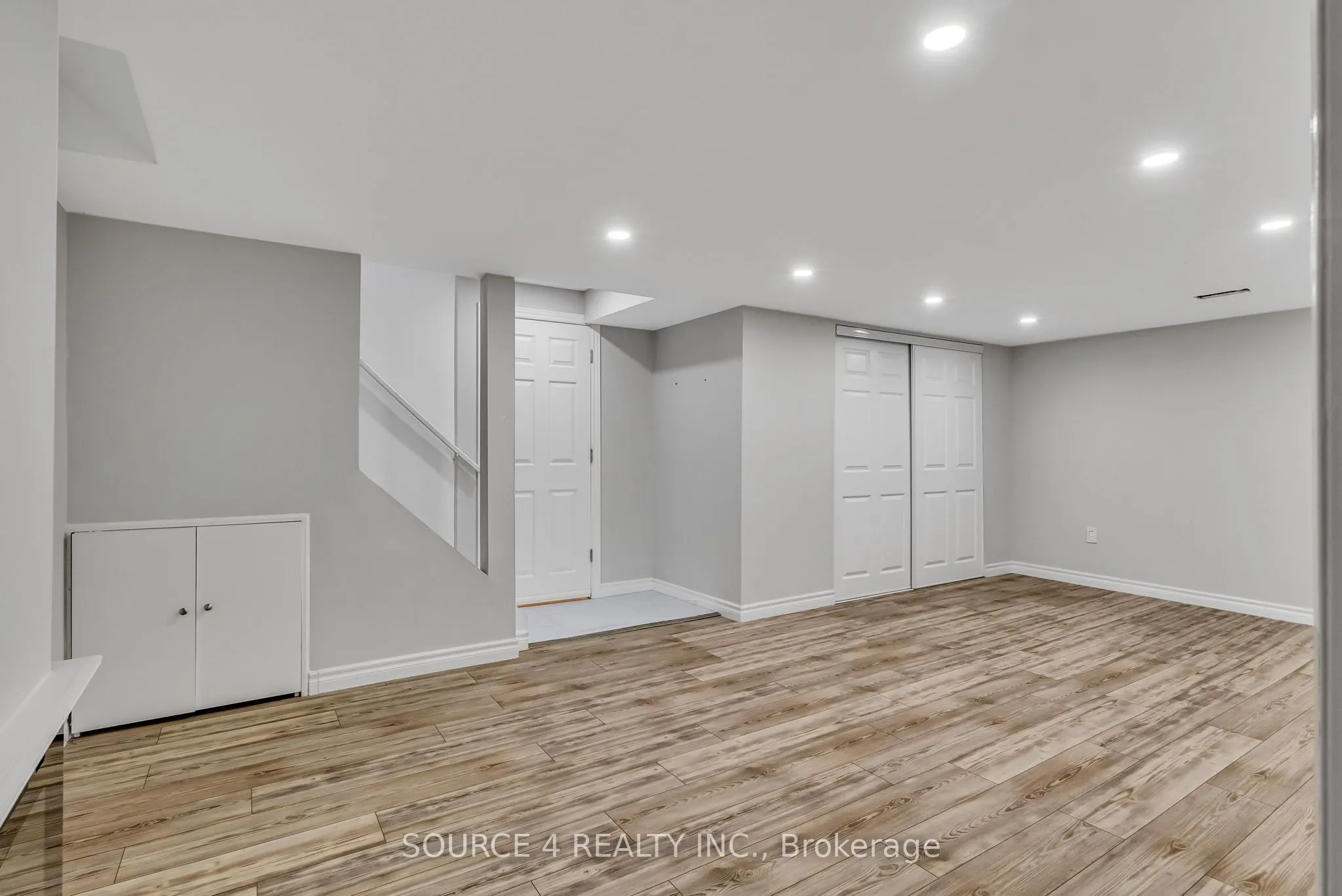 1030 Timberland Crescent