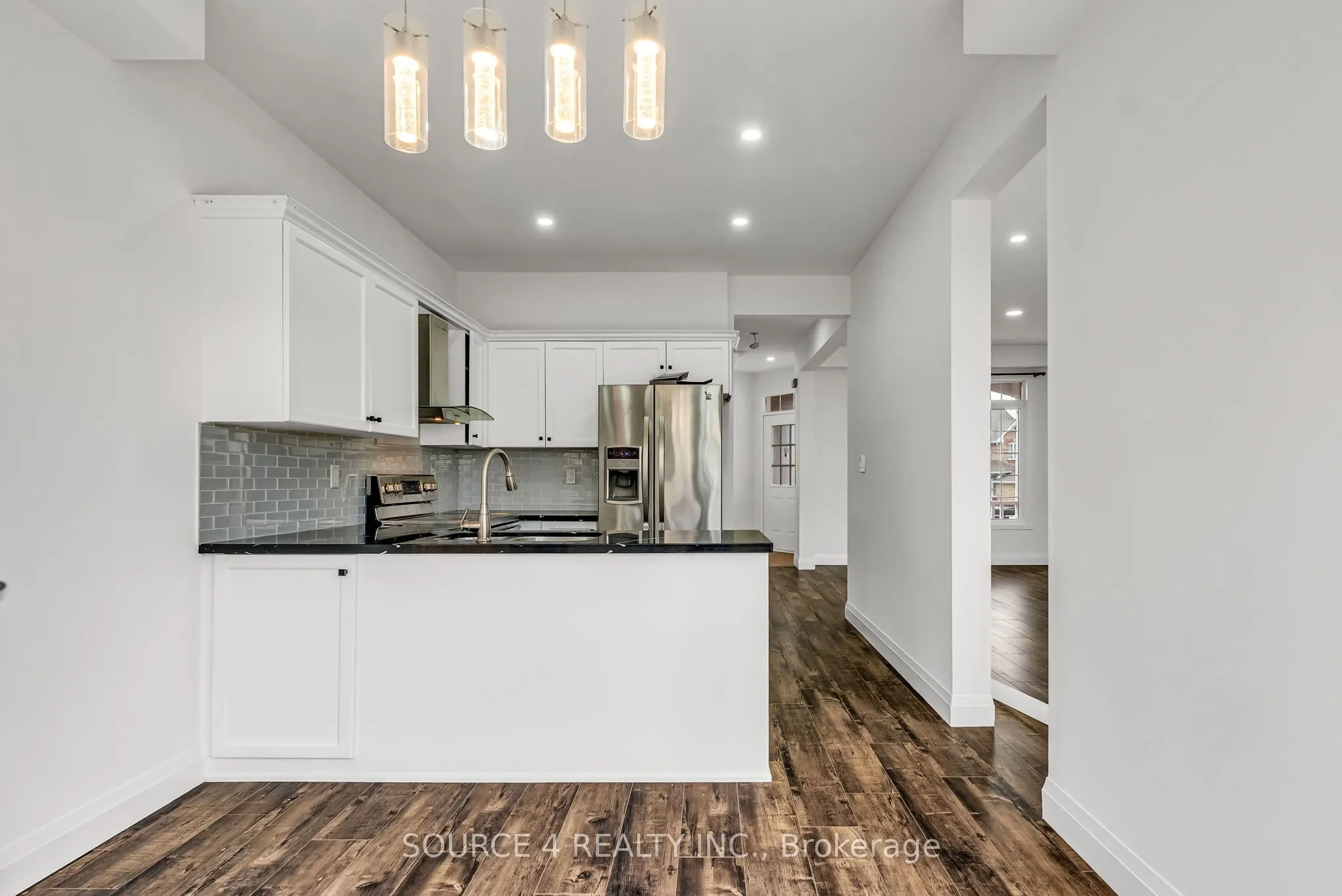 1030 Timberland Crescent