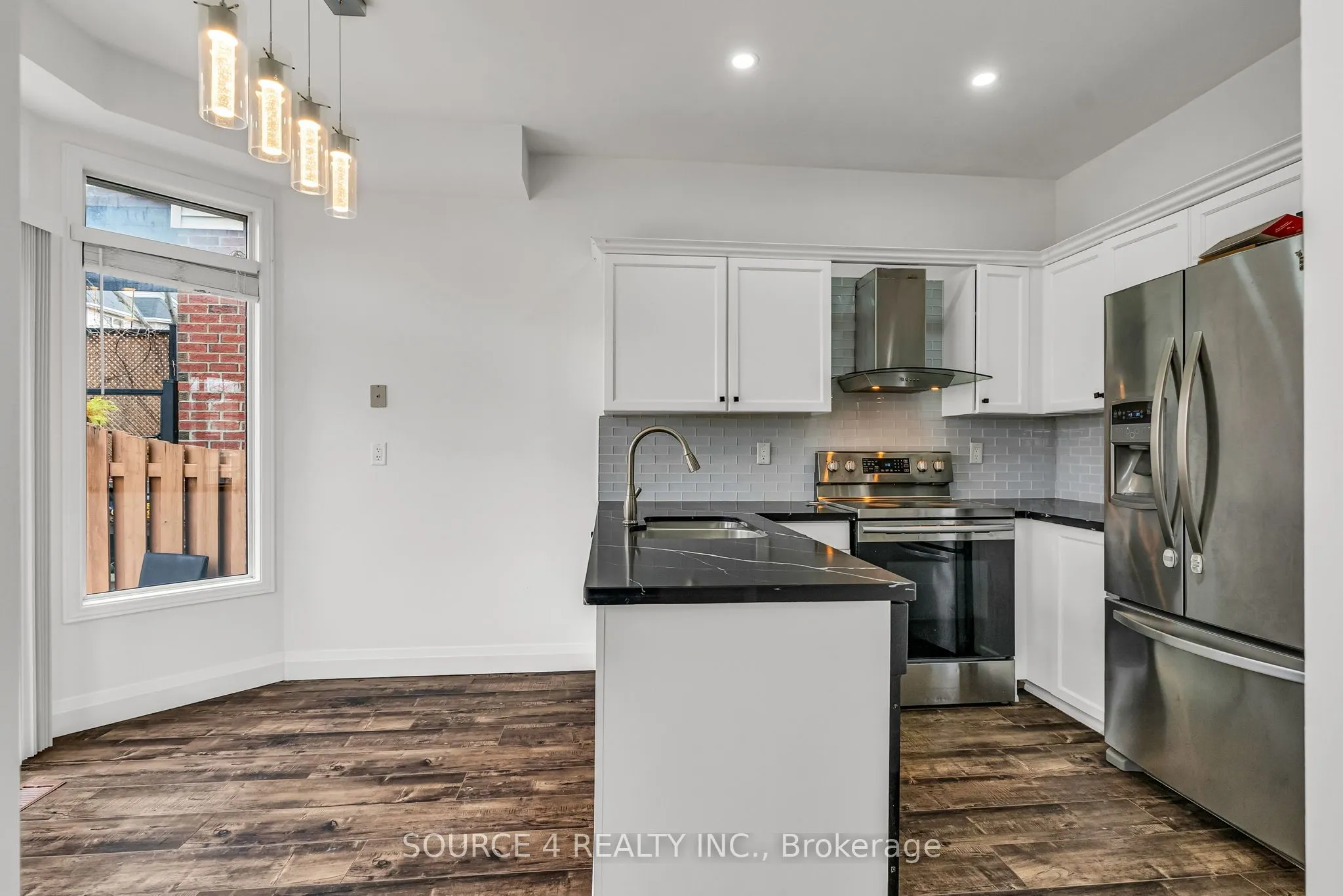 1030 Timberland Crescent
