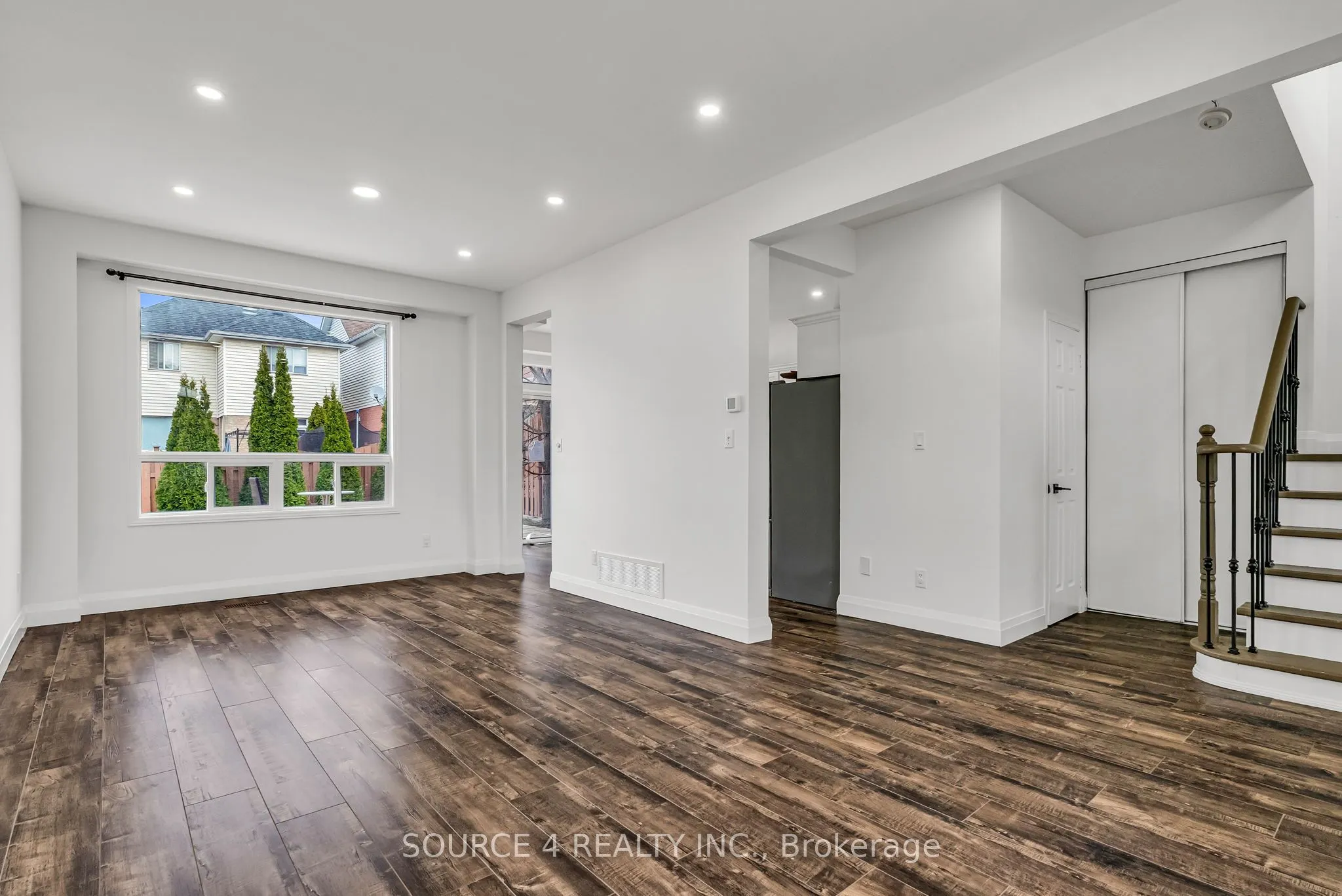1030 Timberland Crescent
