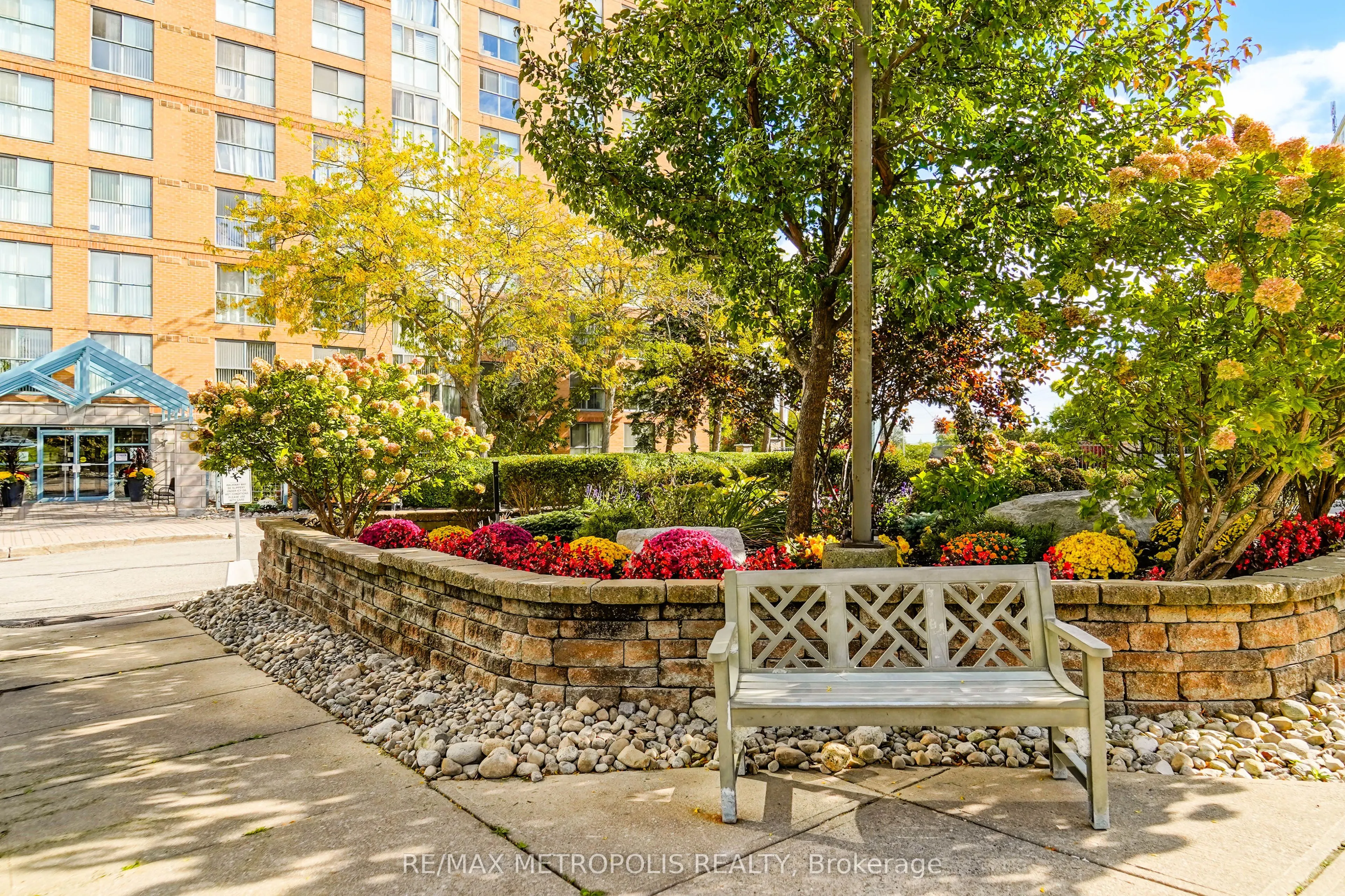 90 Dale Avenue, #502