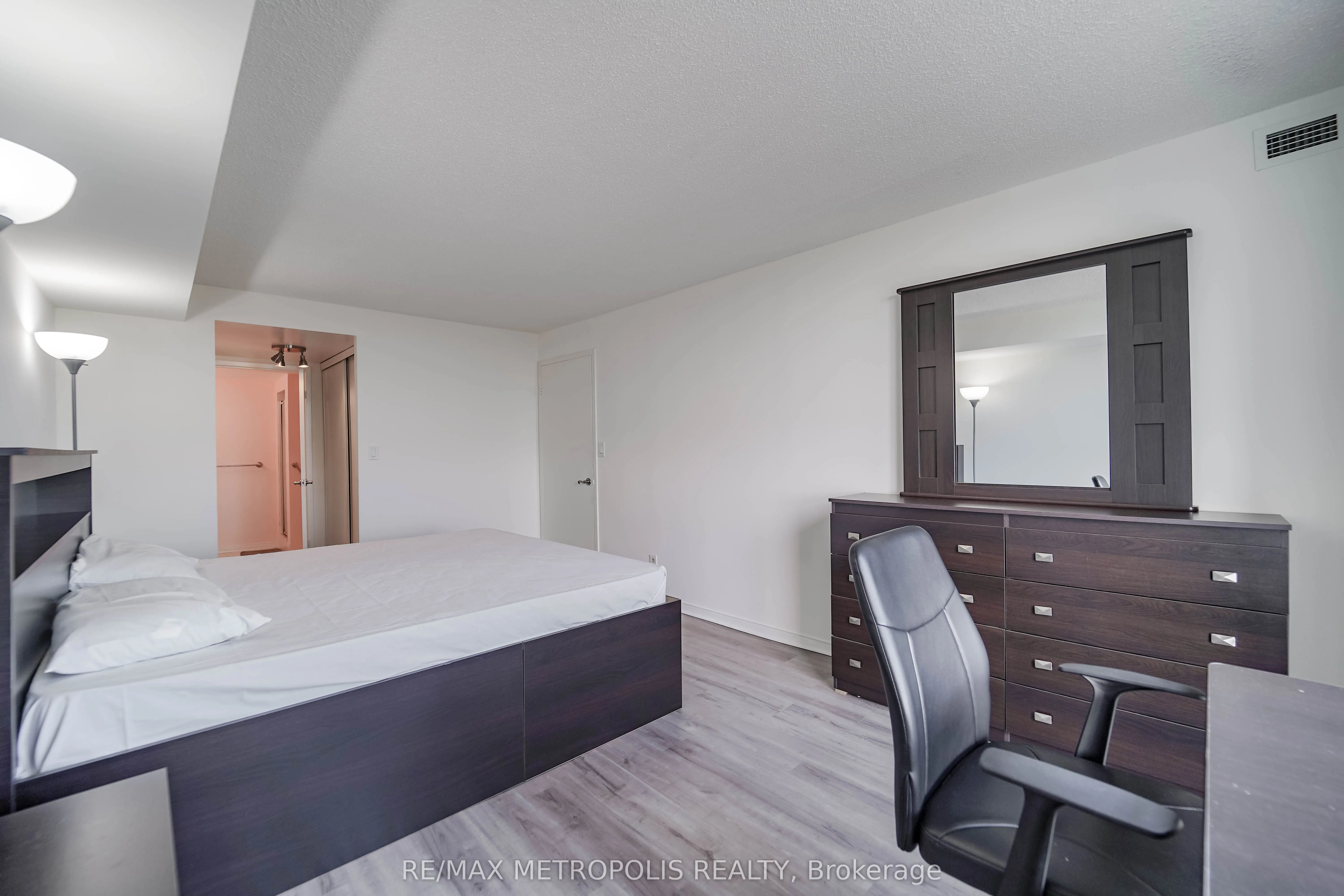 90 Dale Avenue, #502