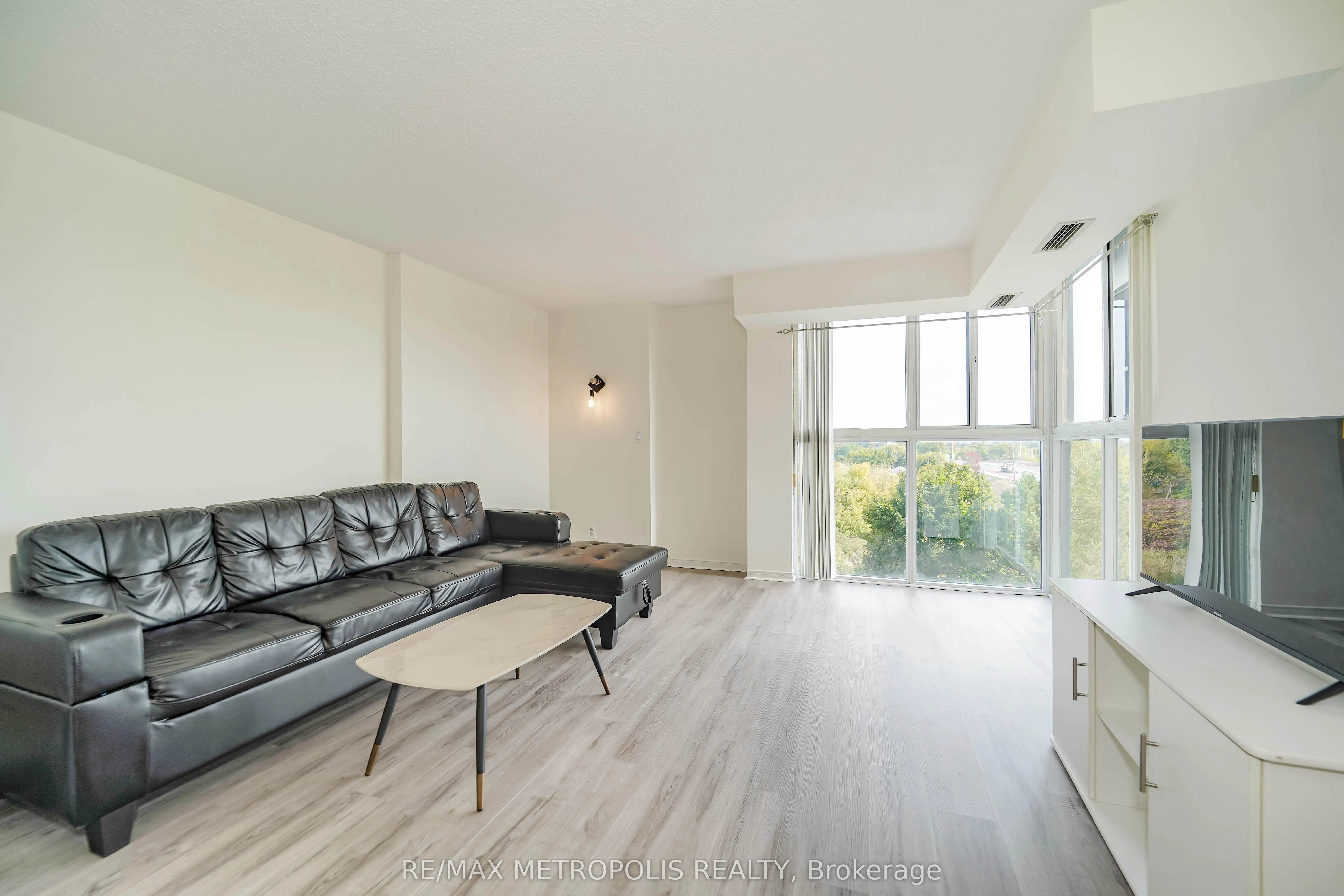90 Dale Avenue, #502