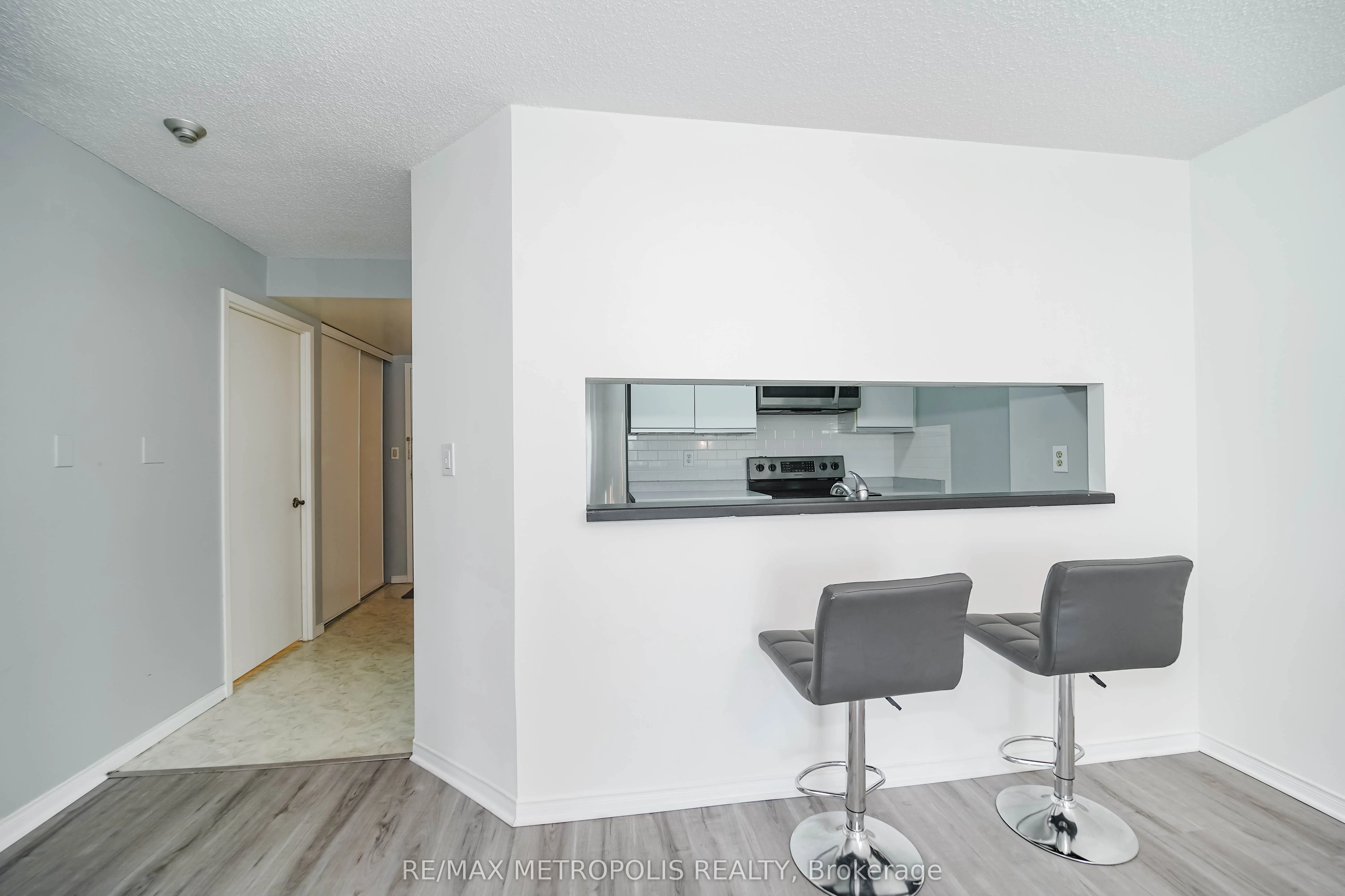 90 Dale Avenue, #502