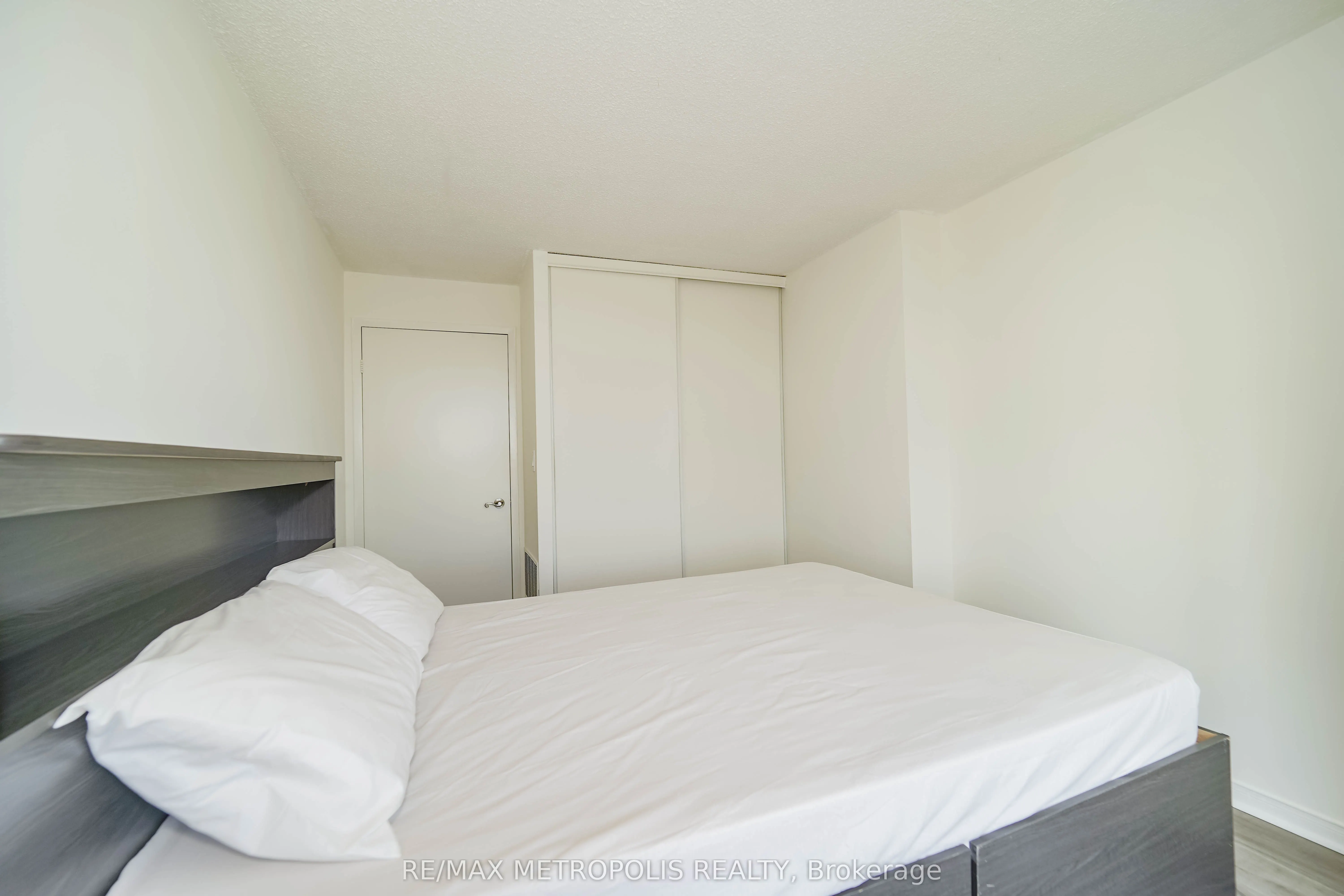 90 Dale Avenue, #502