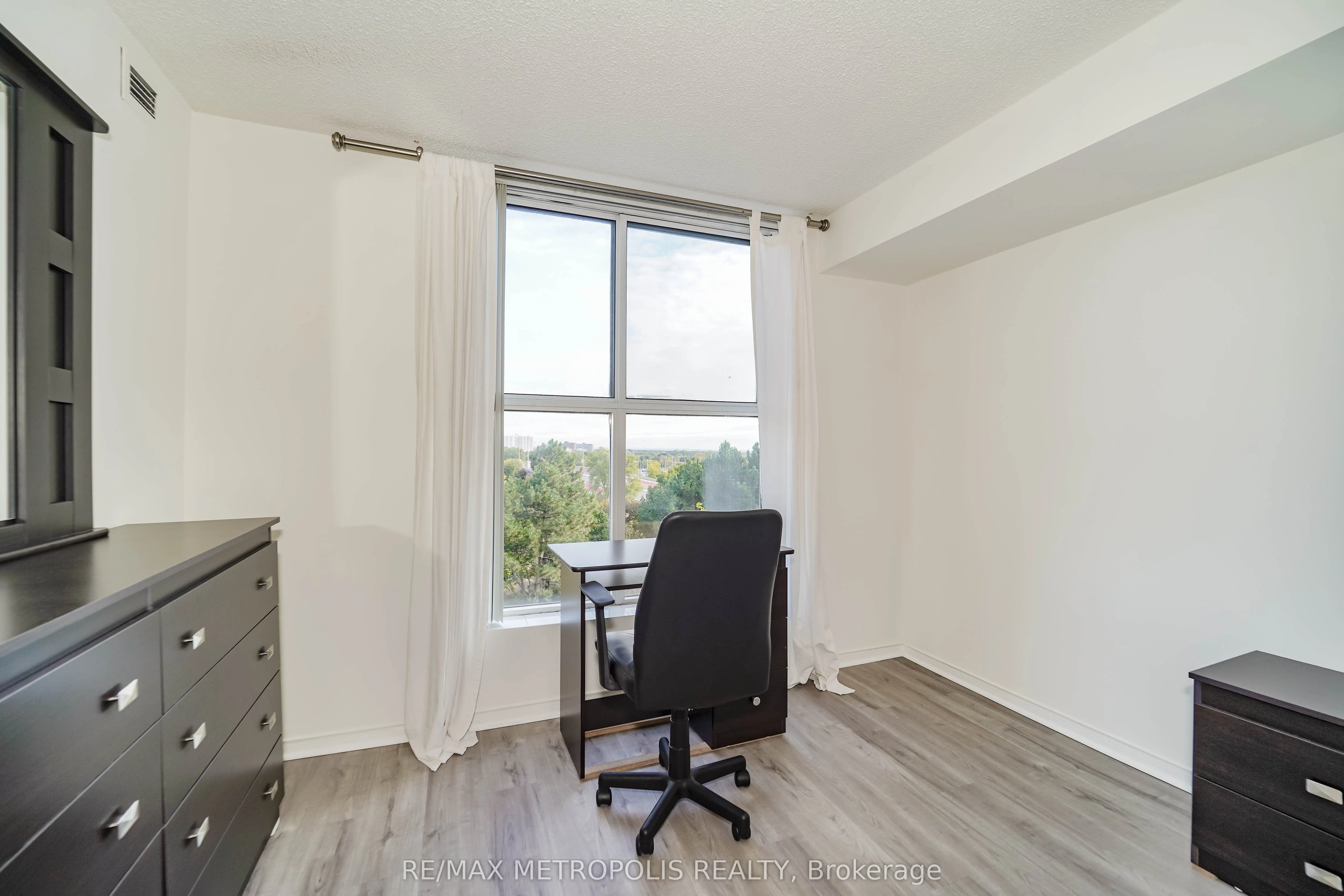 90 Dale Avenue, #502