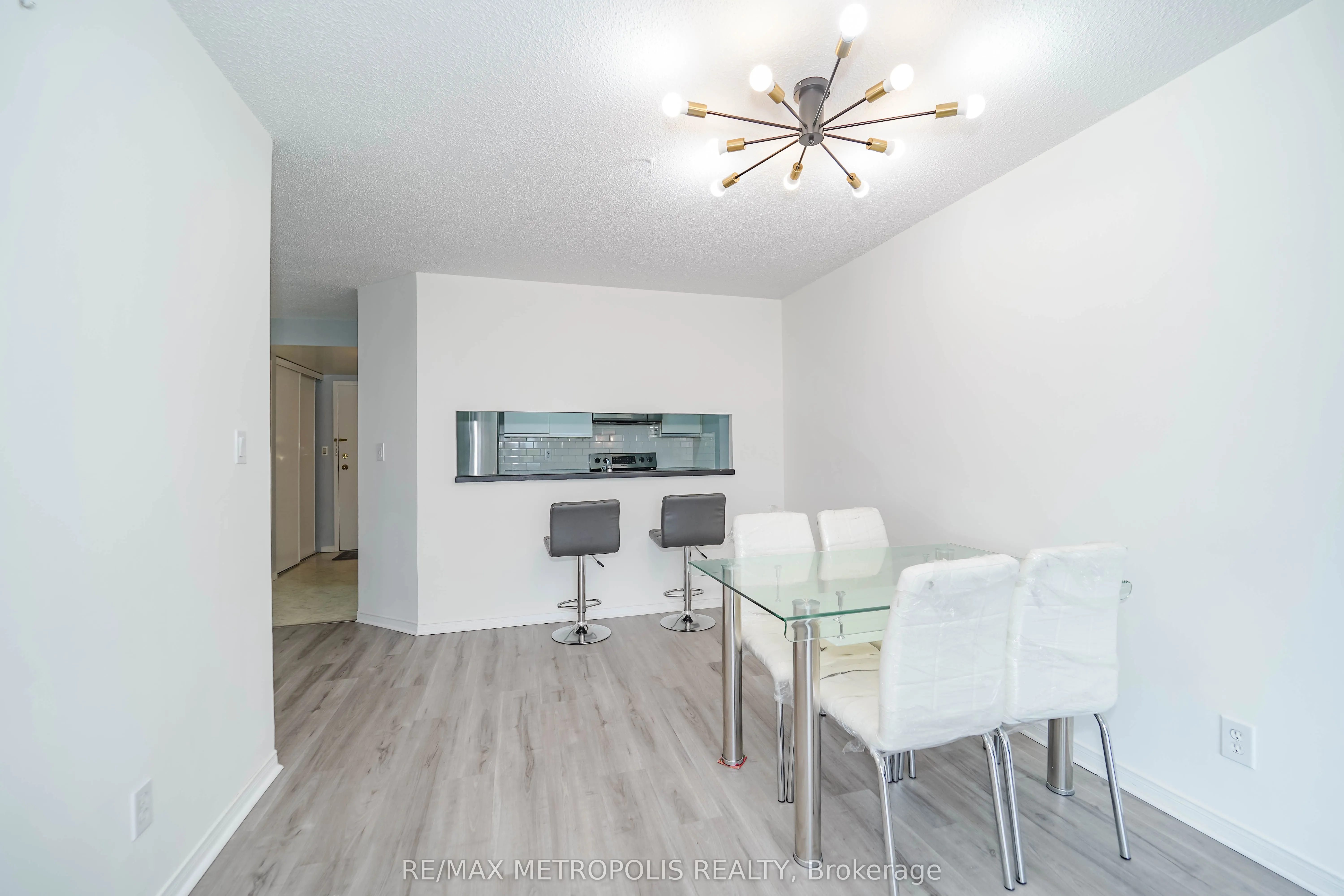 90 Dale Avenue, #502