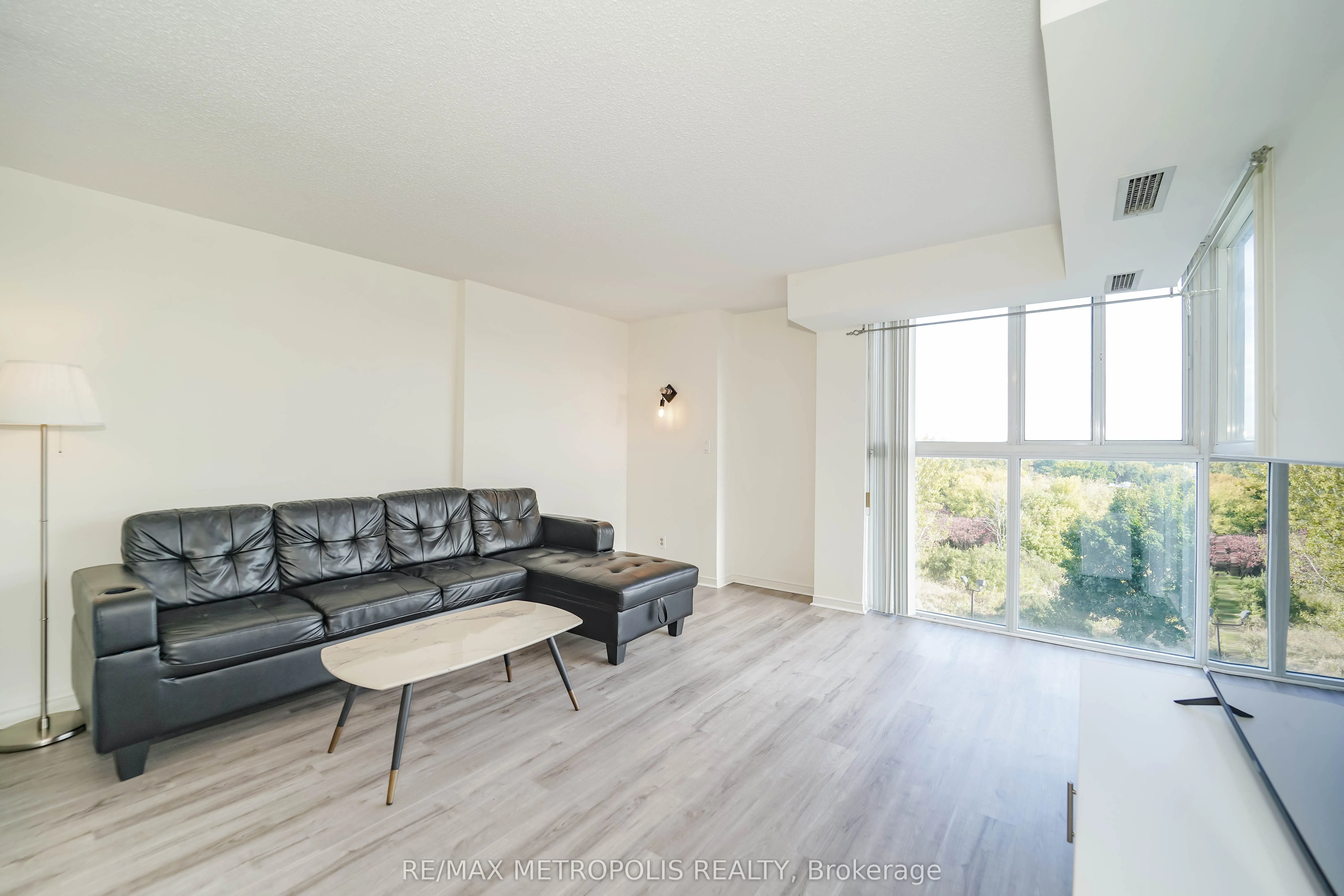 90 Dale Avenue, #502