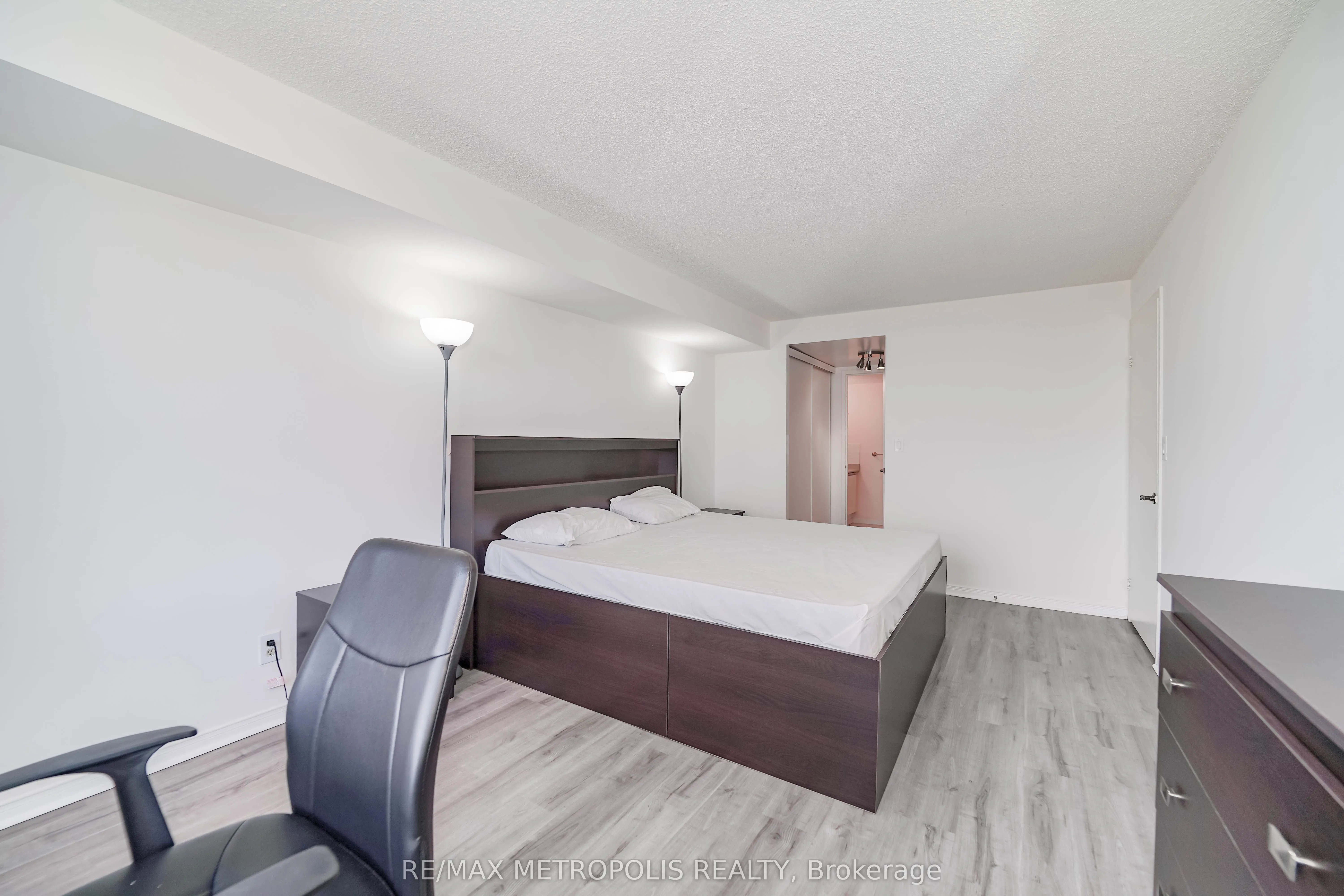 90 Dale Avenue, #502