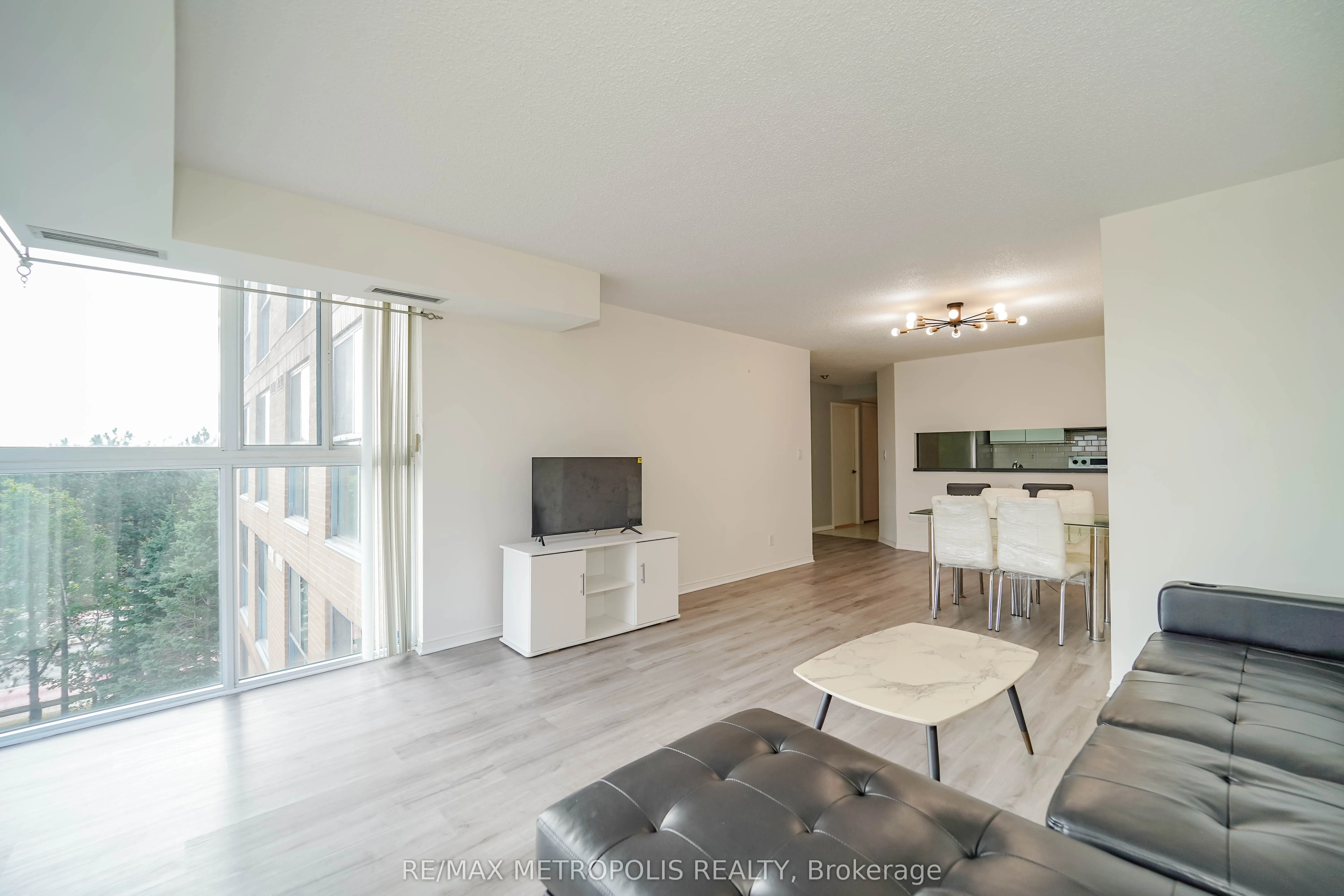 90 Dale Avenue, #502