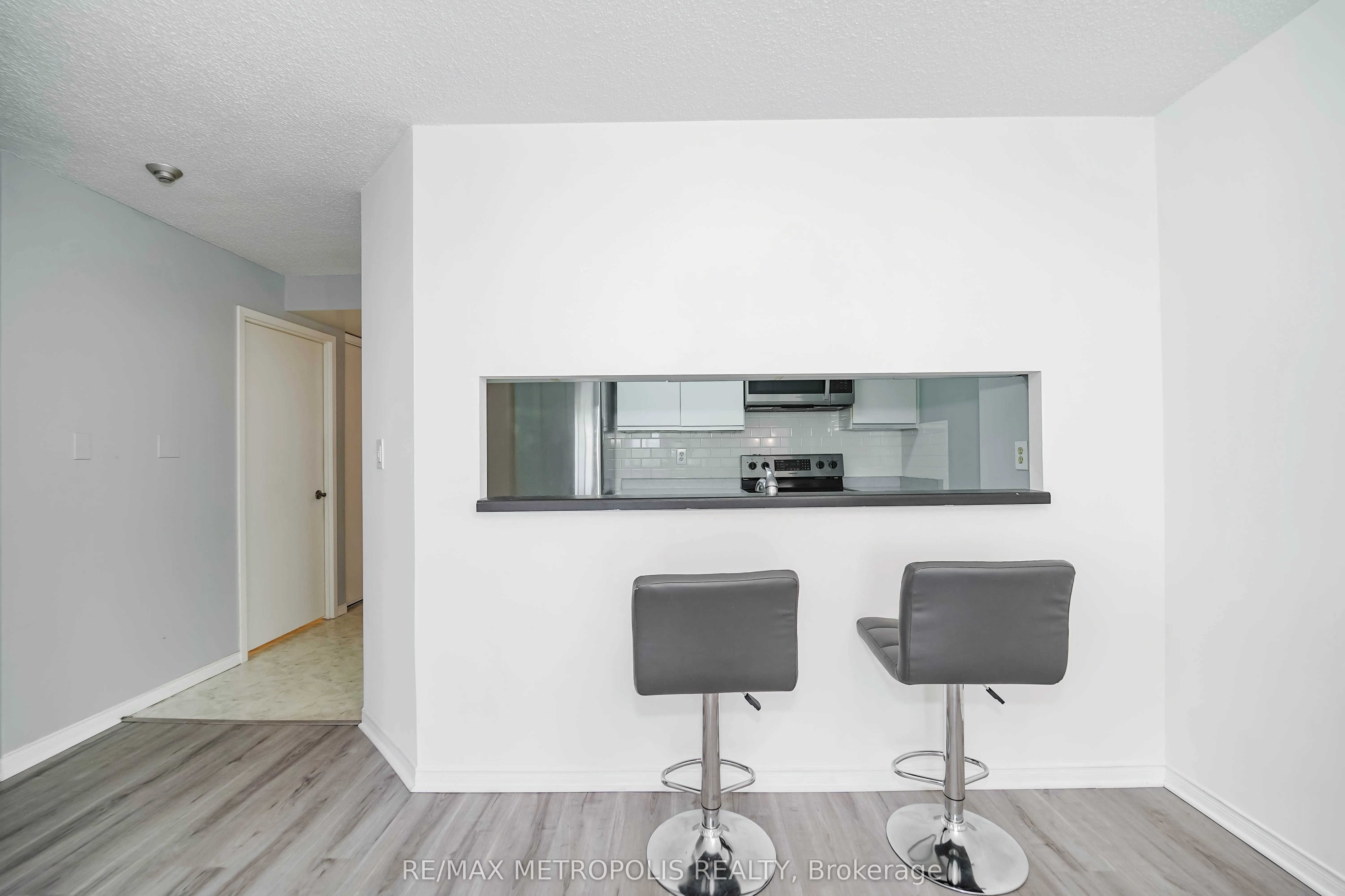 90 Dale Avenue, #502