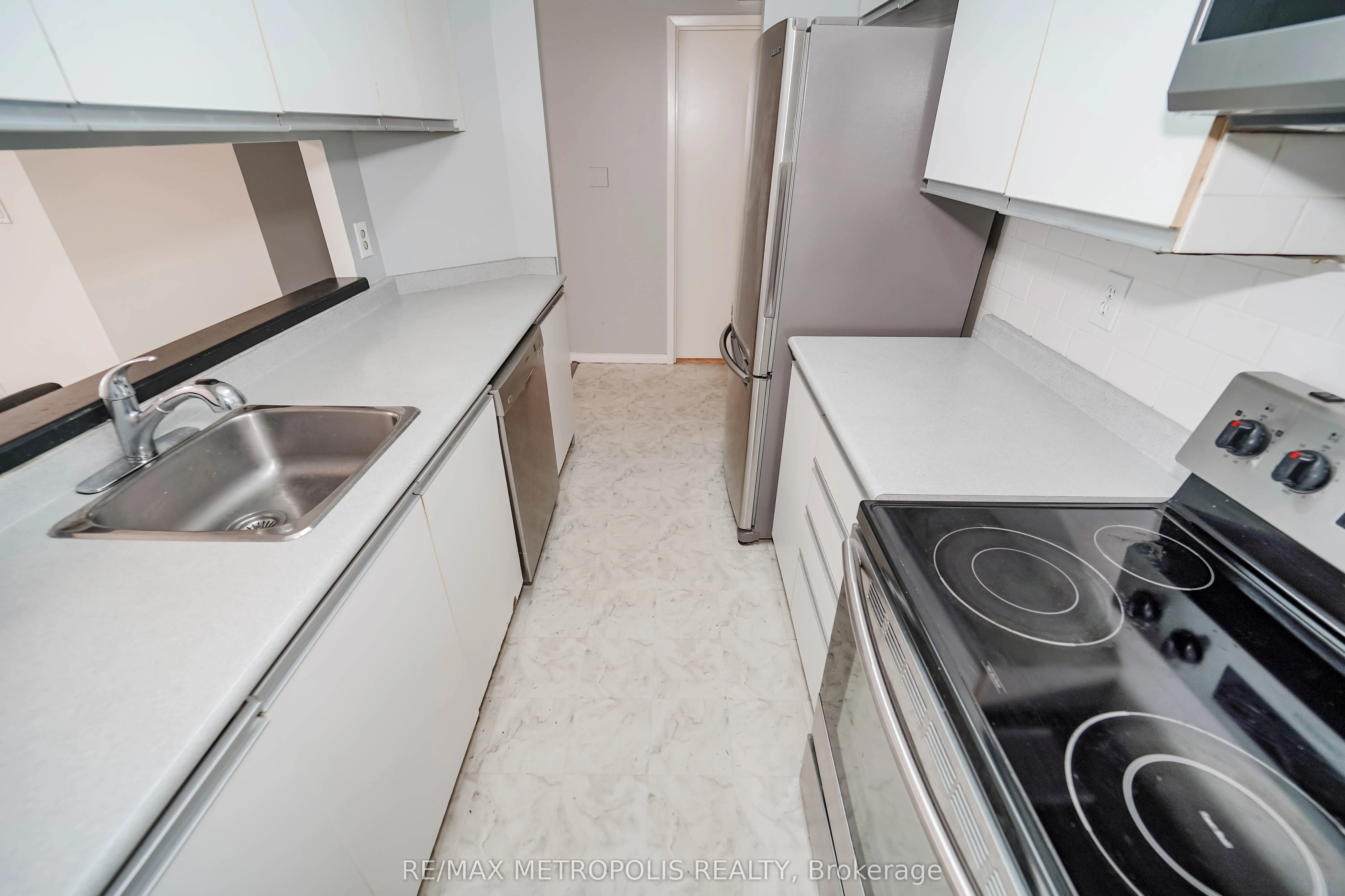 90 Dale Avenue, #502