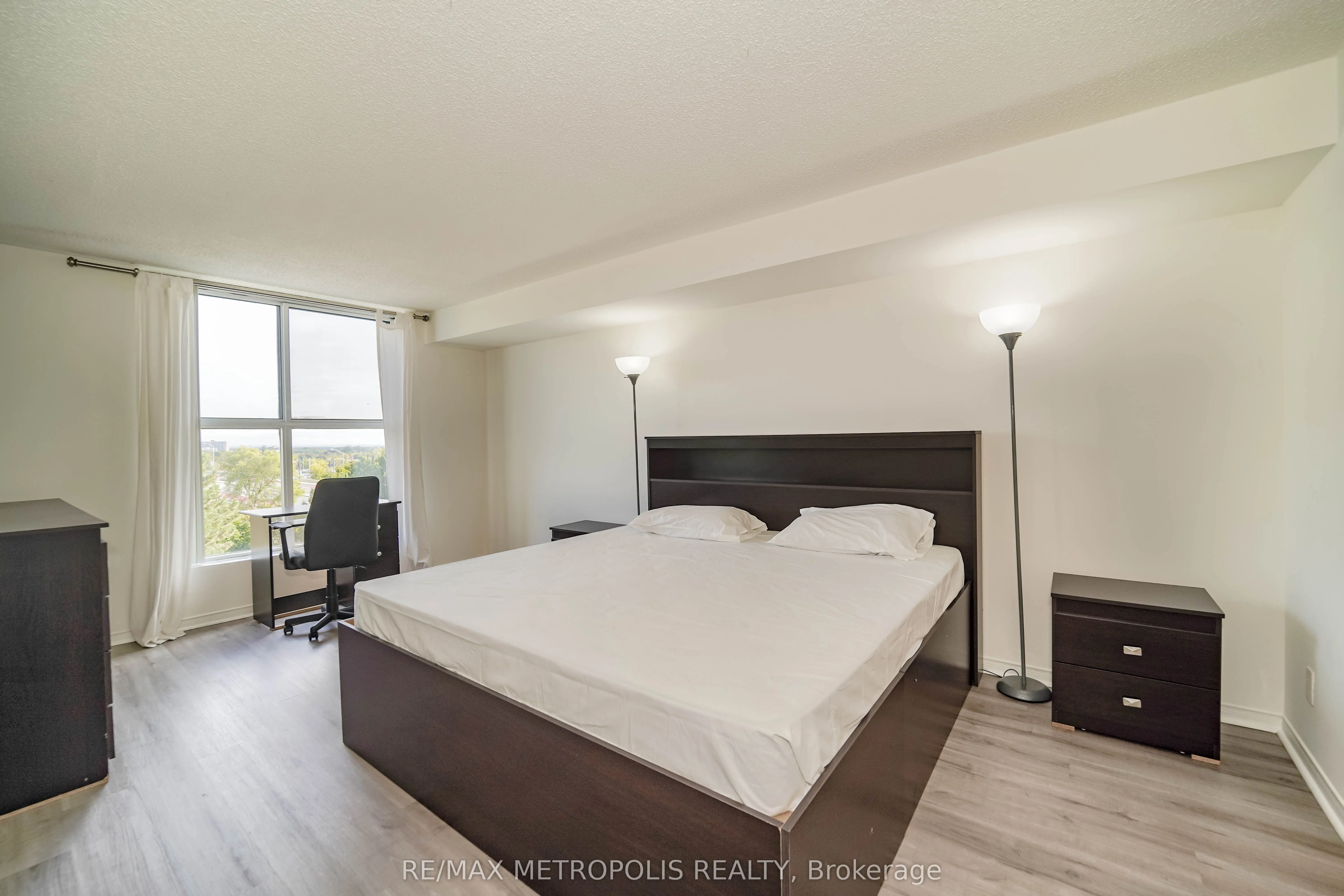 90 Dale Avenue, #502