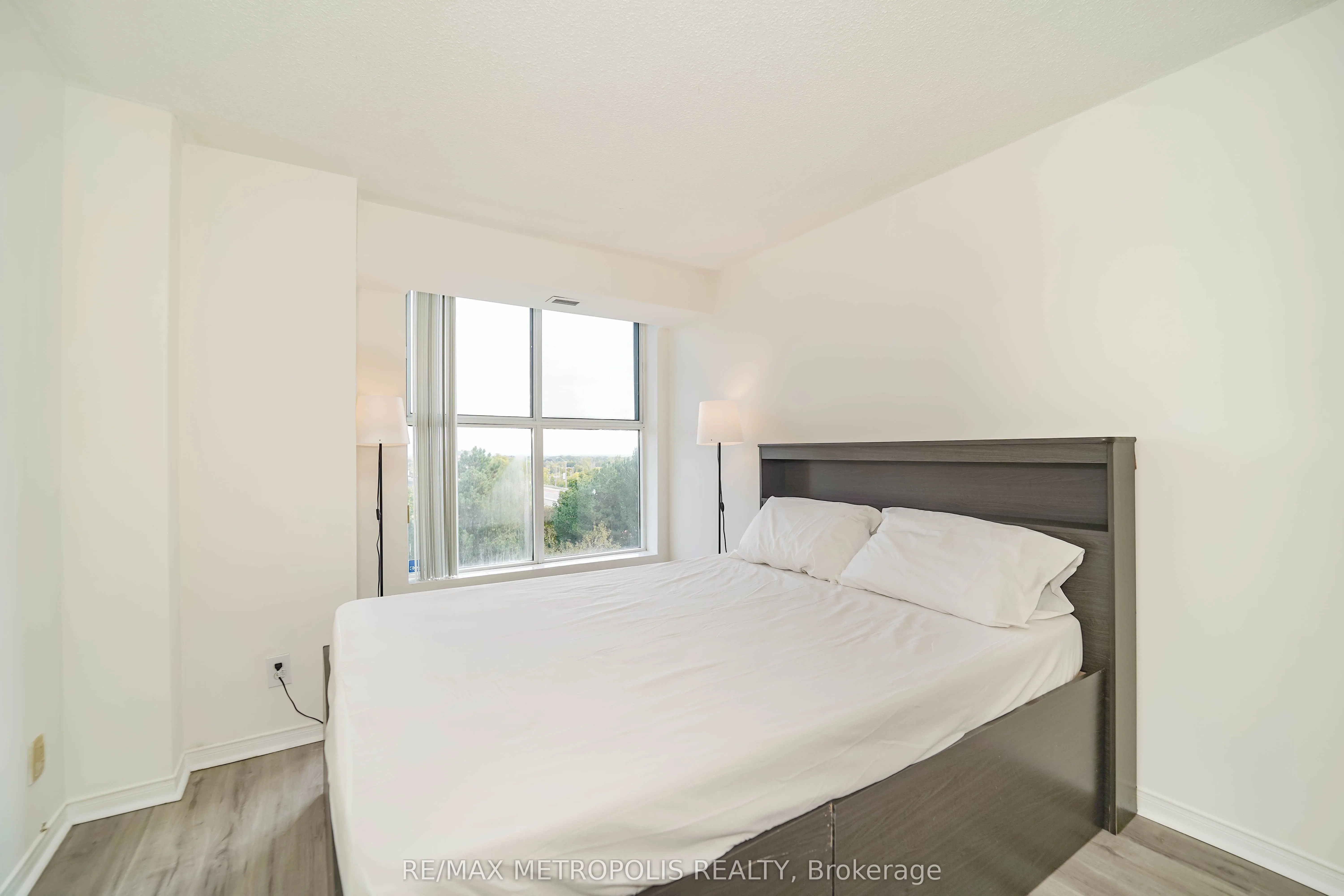 90 Dale Avenue, #502