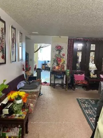 80 Alton Towers Circle #1913