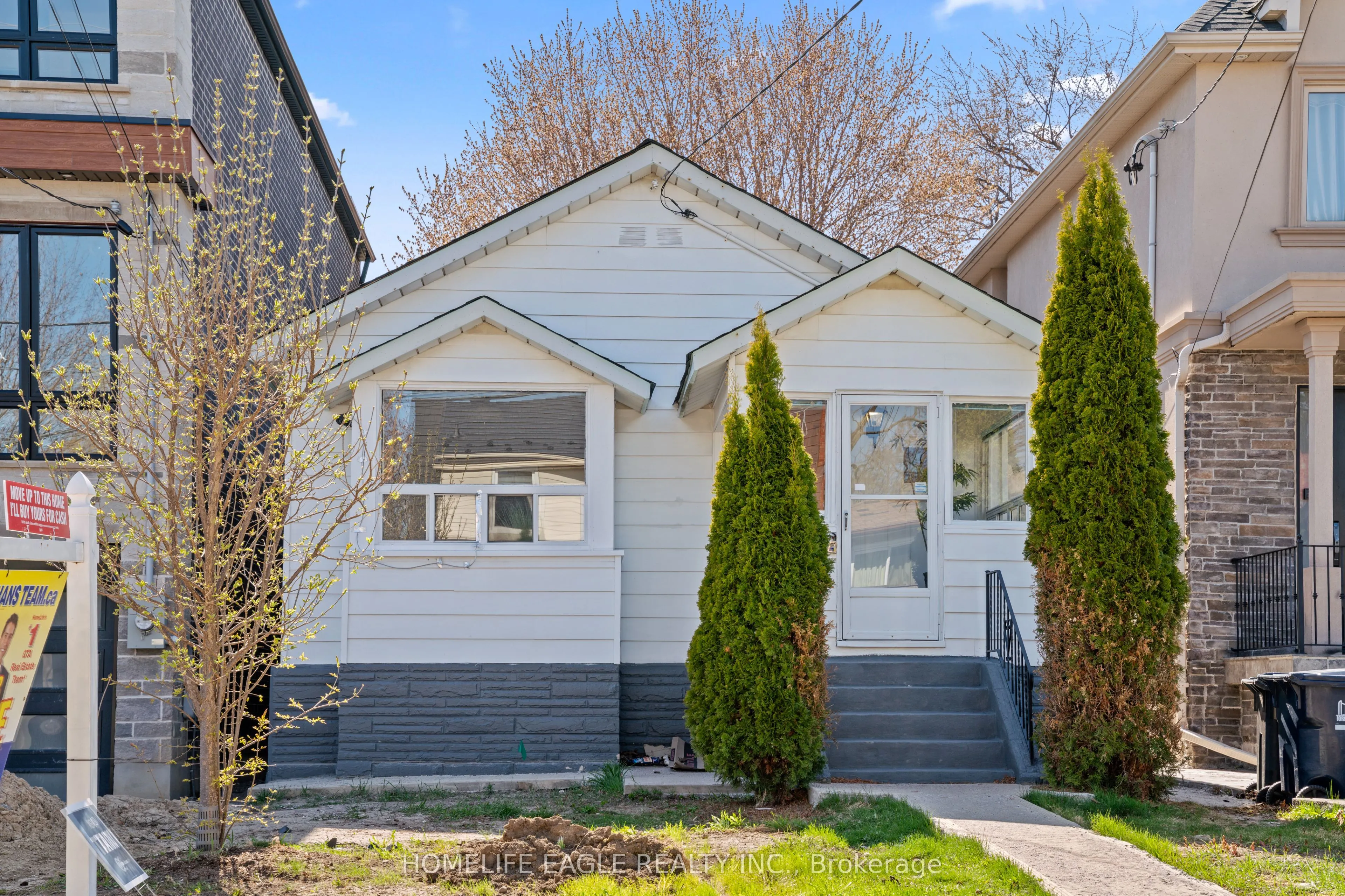 82 Haslam Street