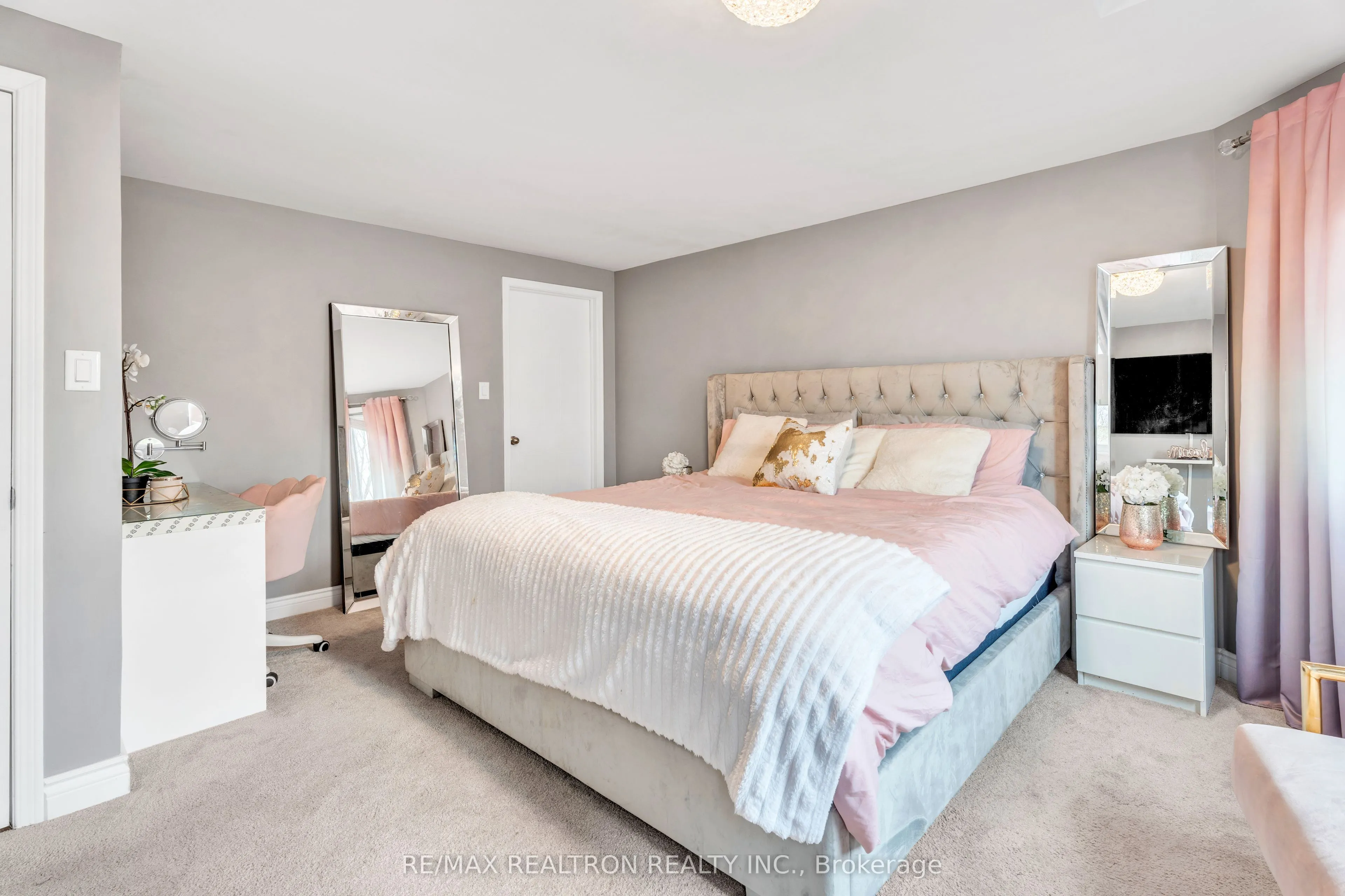 150 Sandringham Drive