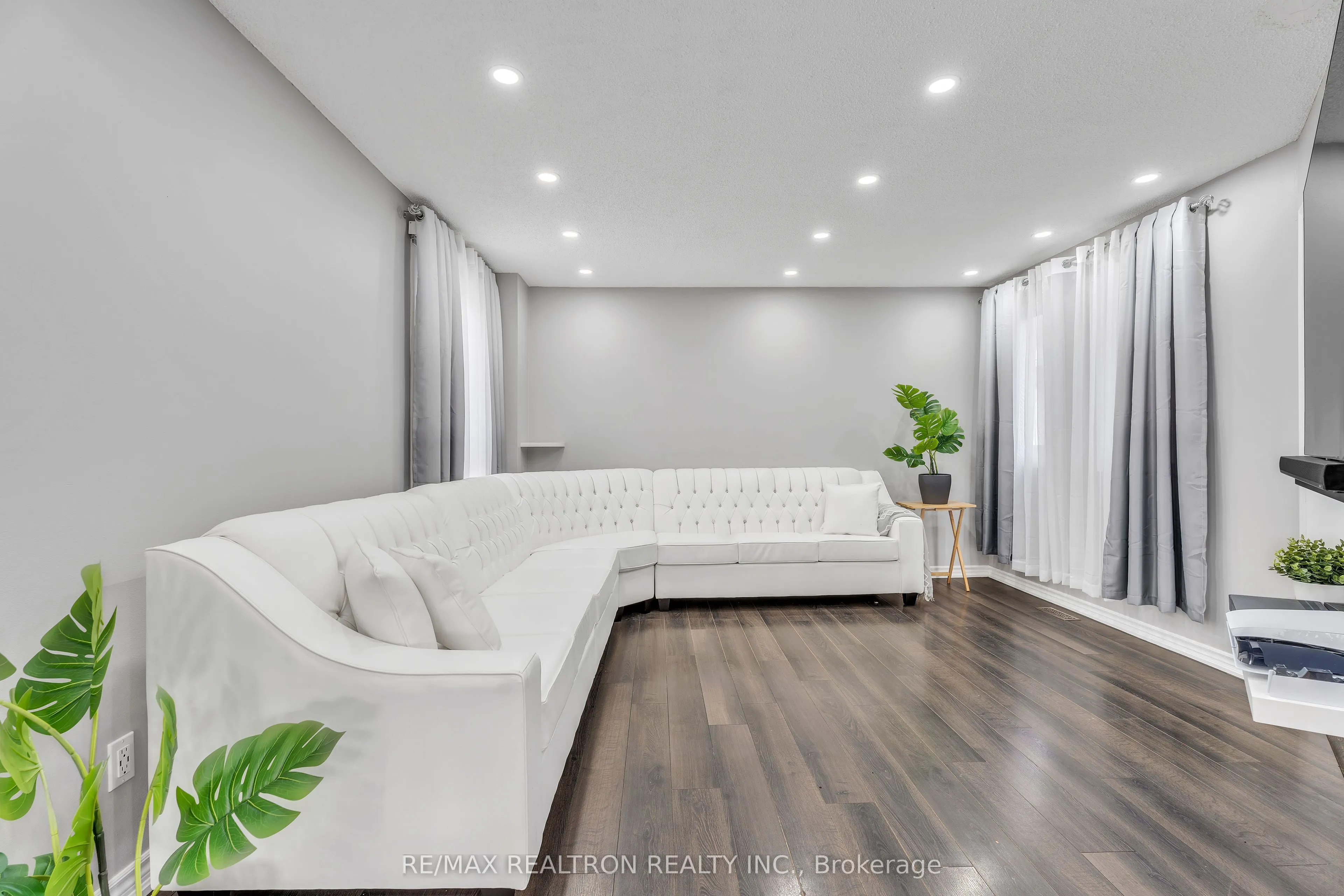150 Sandringham Drive