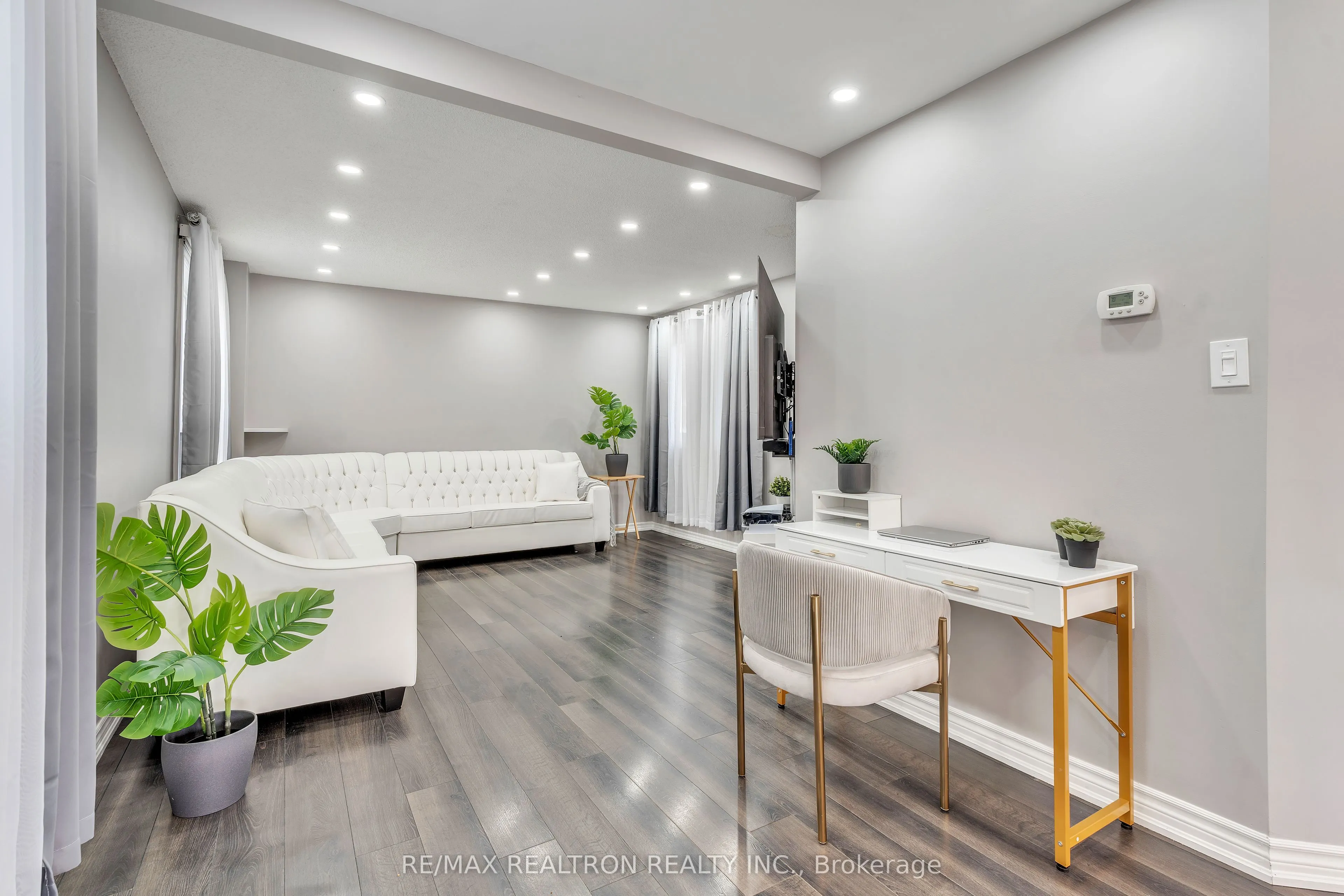 150 Sandringham Drive