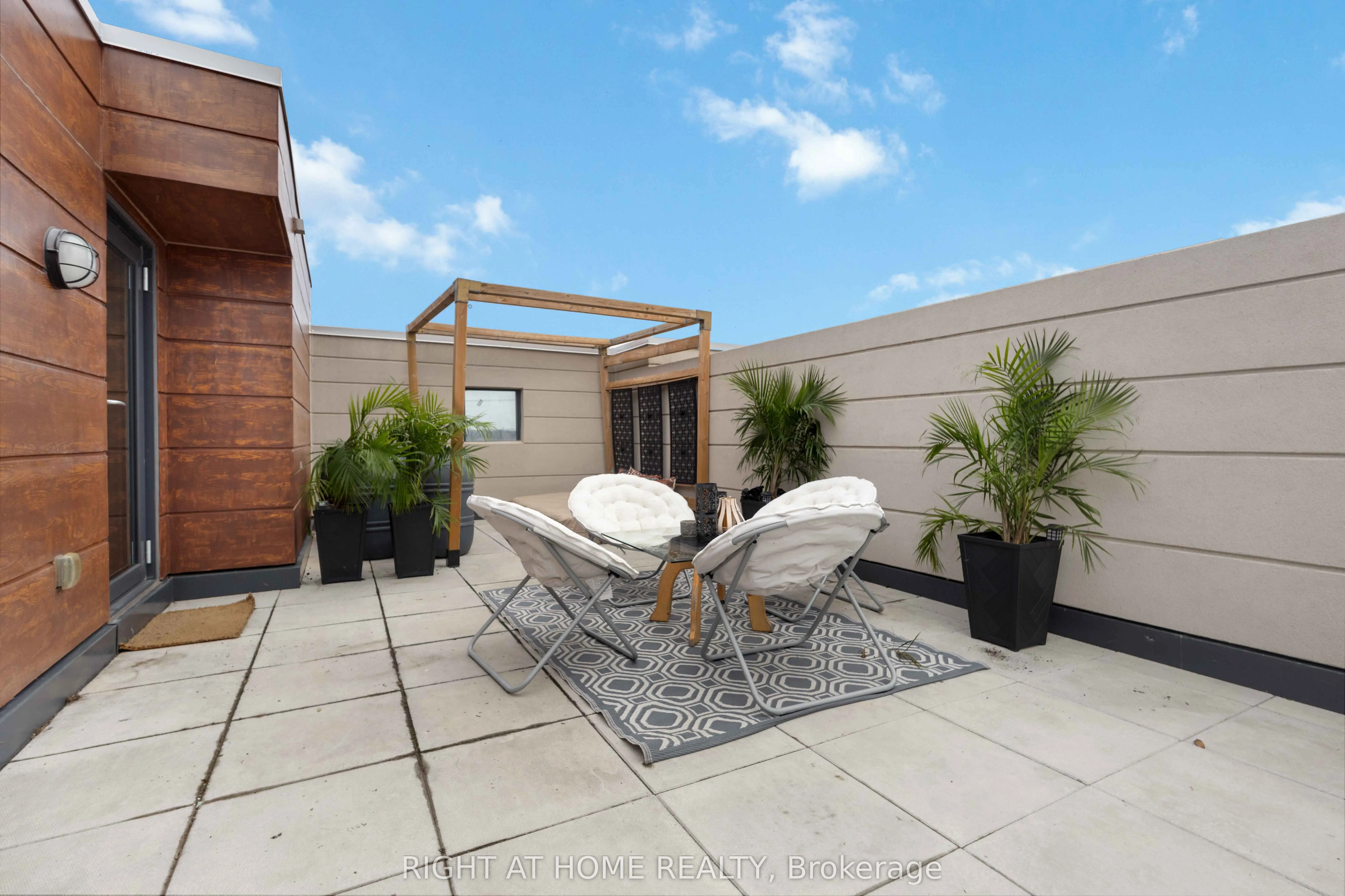 1245 Bayly Street, #Th 8