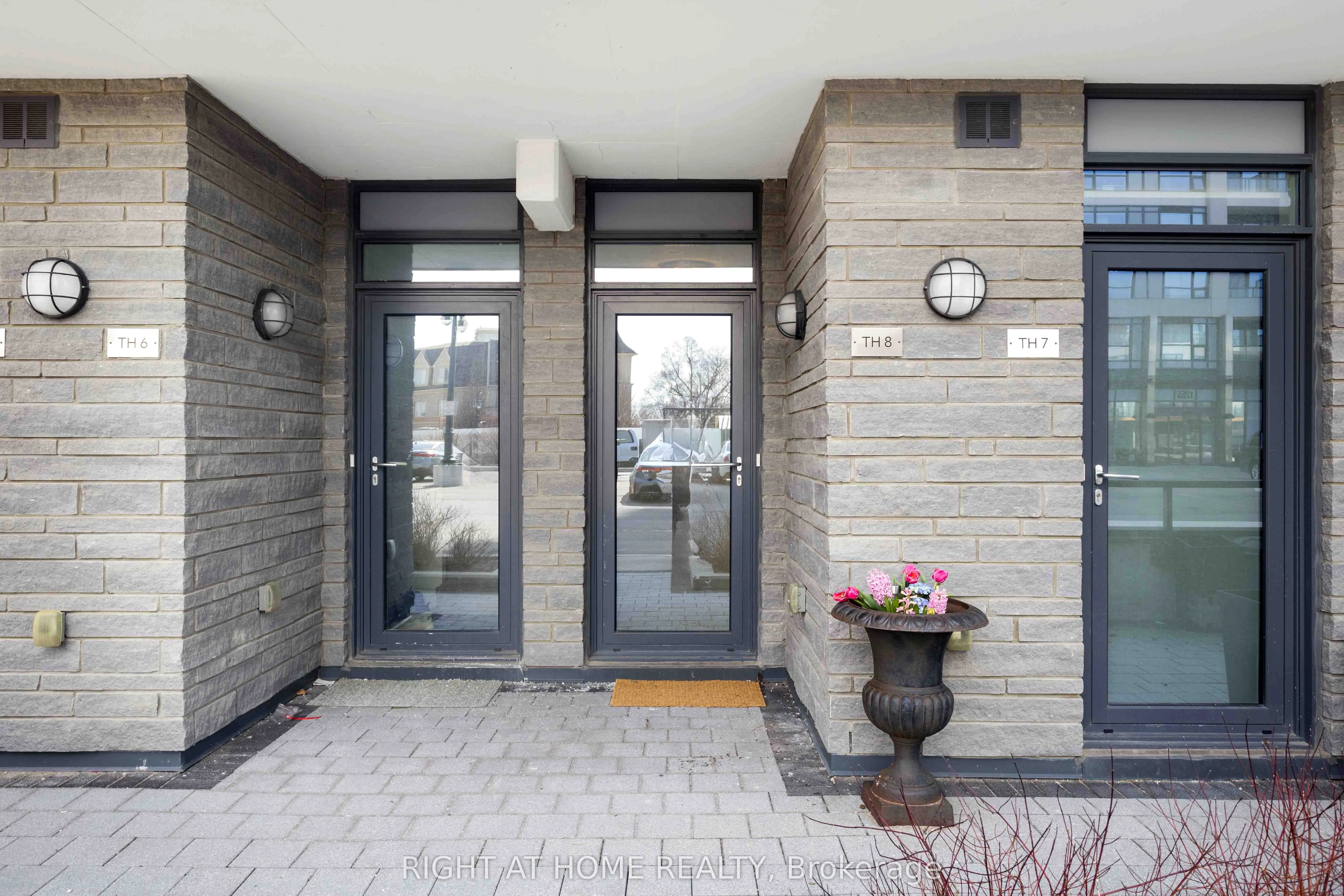 1245 Bayly Street, #Th 8