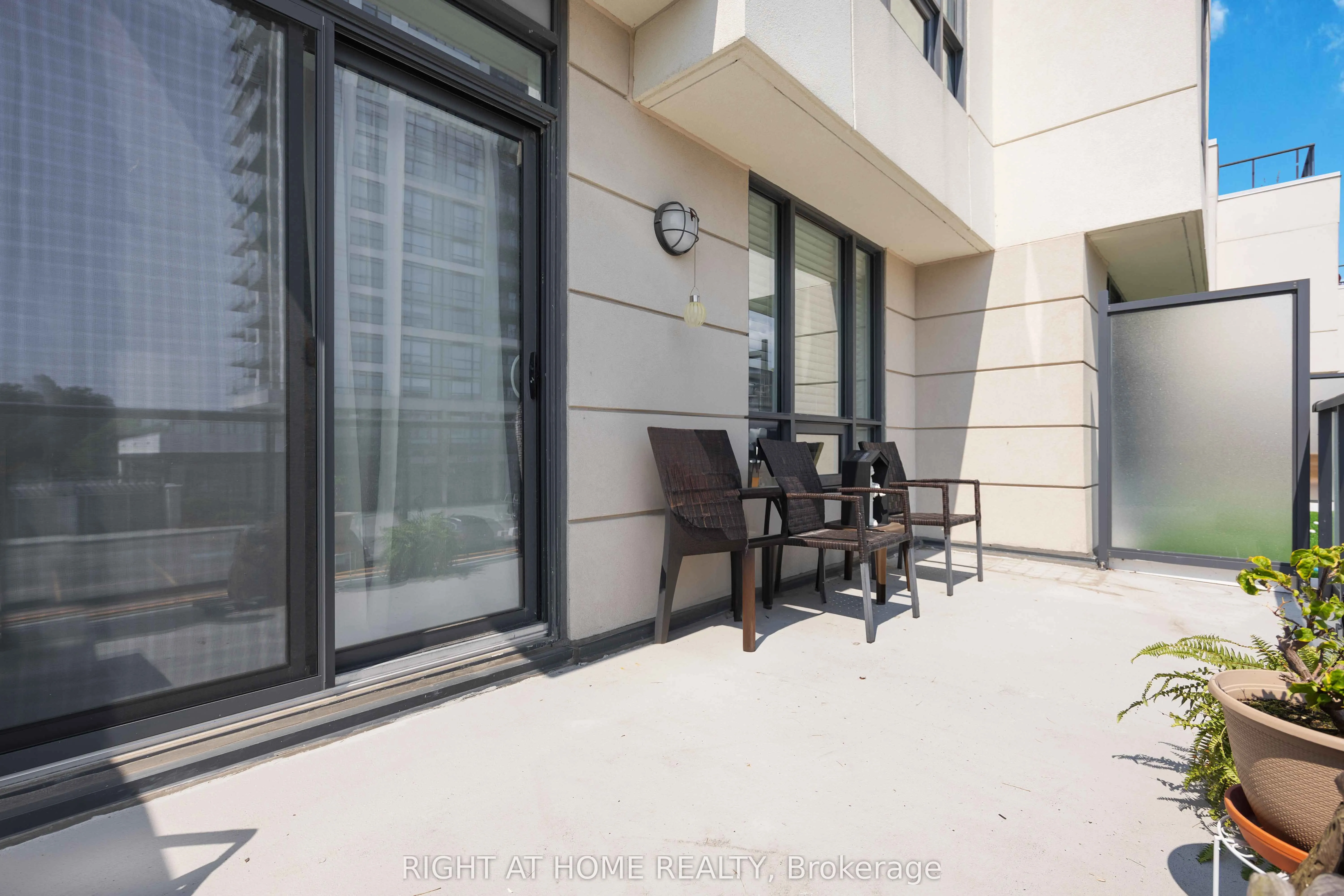 1245 Bayly Street, #Th 8