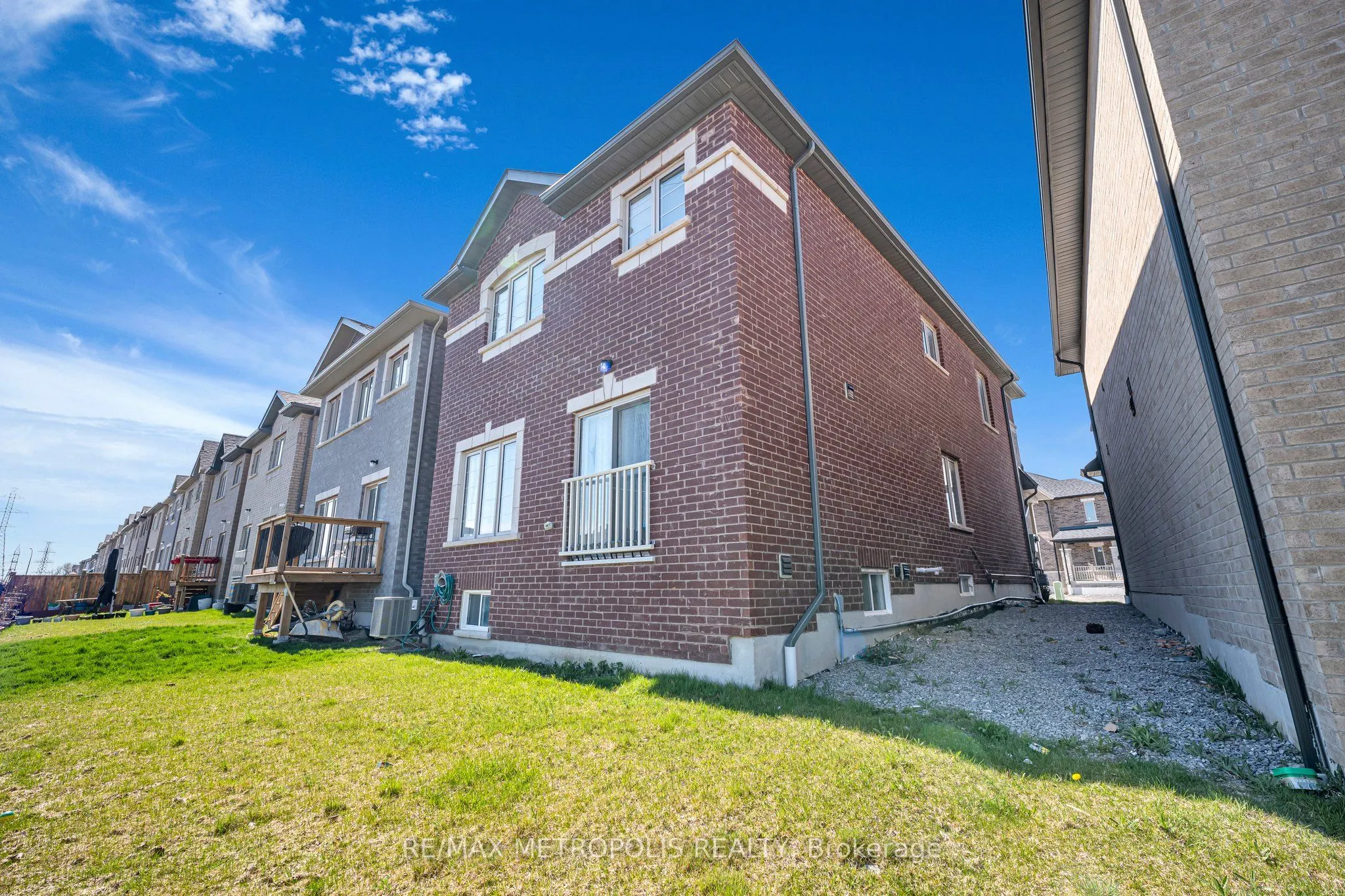 1129 CAMEO Street