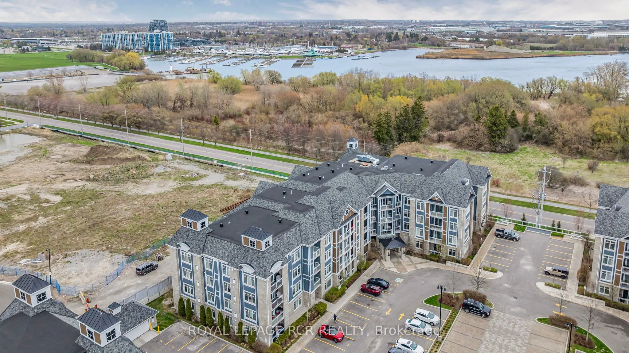 670 Gordon Street, #408