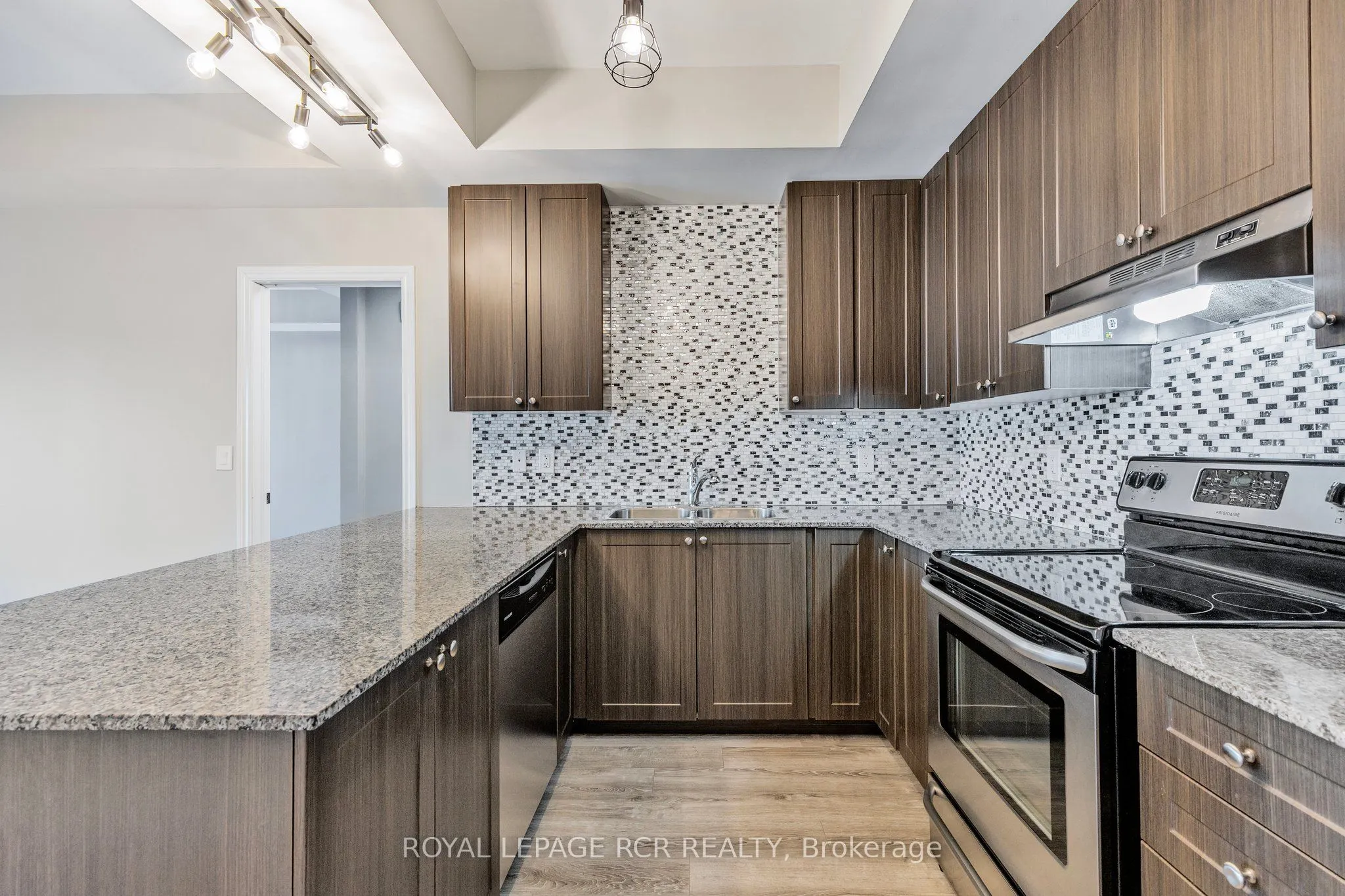 670 Gordon Street, #408