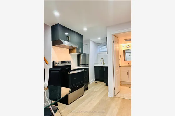 206 Bellamy Road N