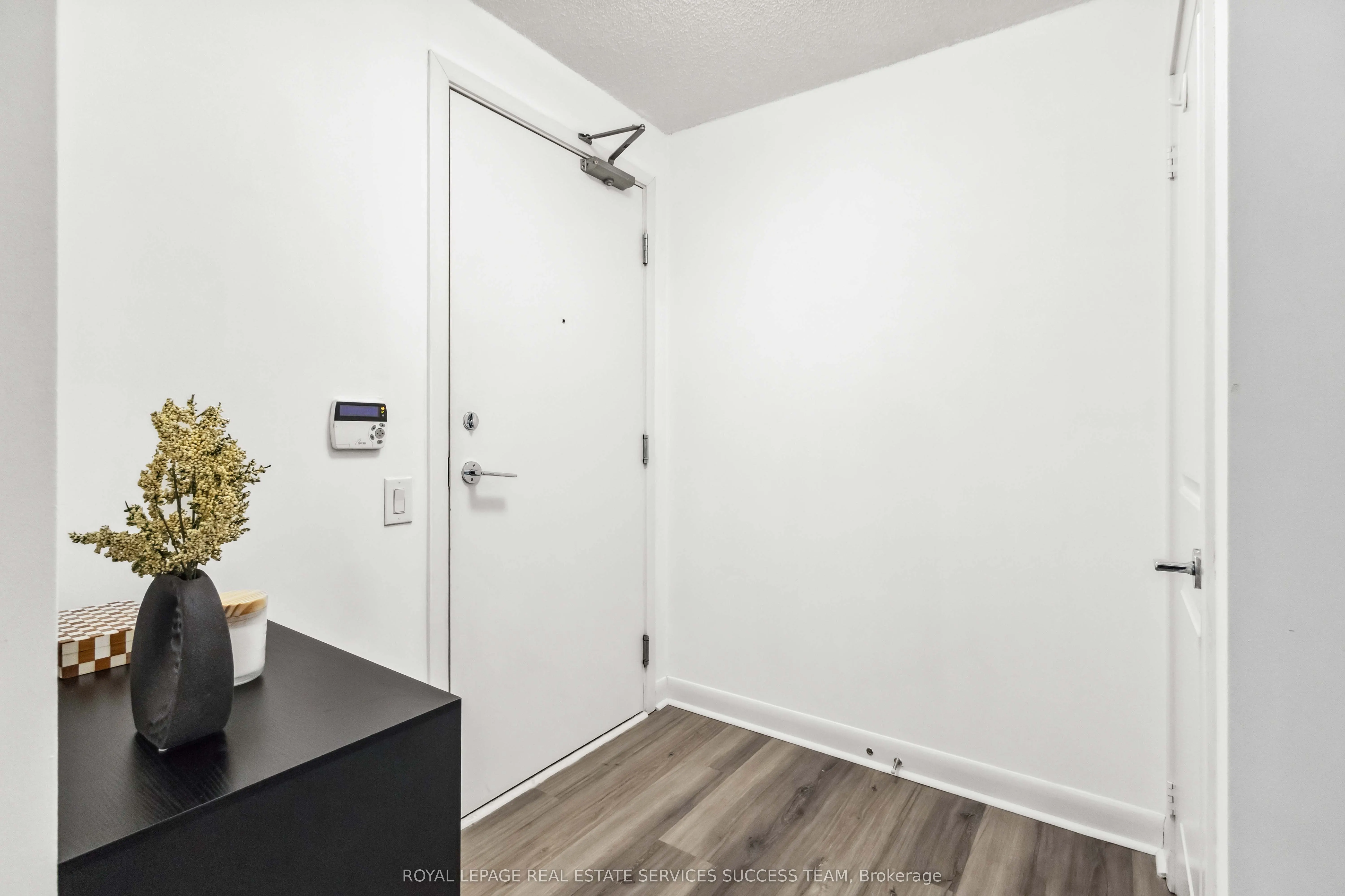 25 Town Centre Court, #1205
