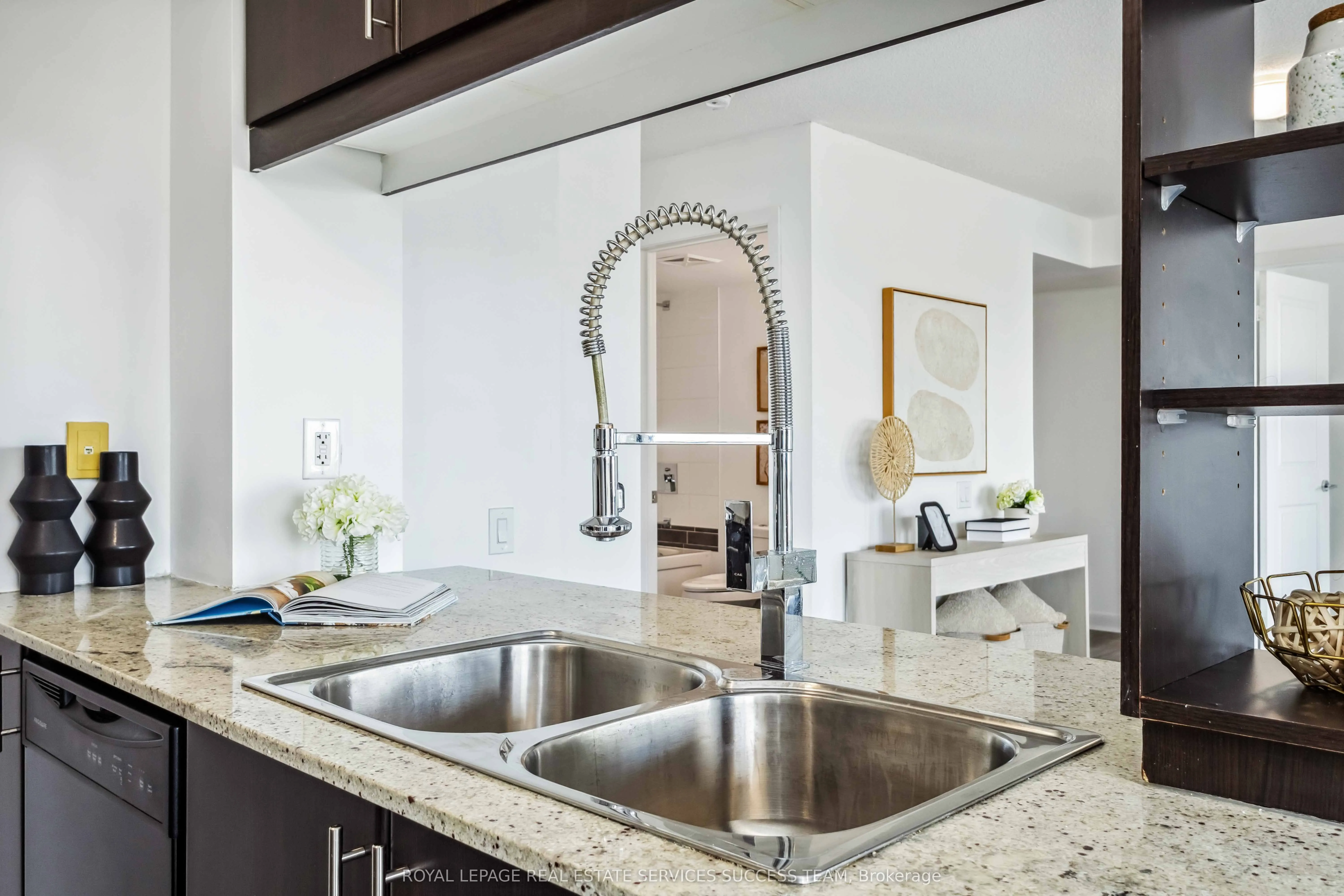 25 Town Centre Court, #1205