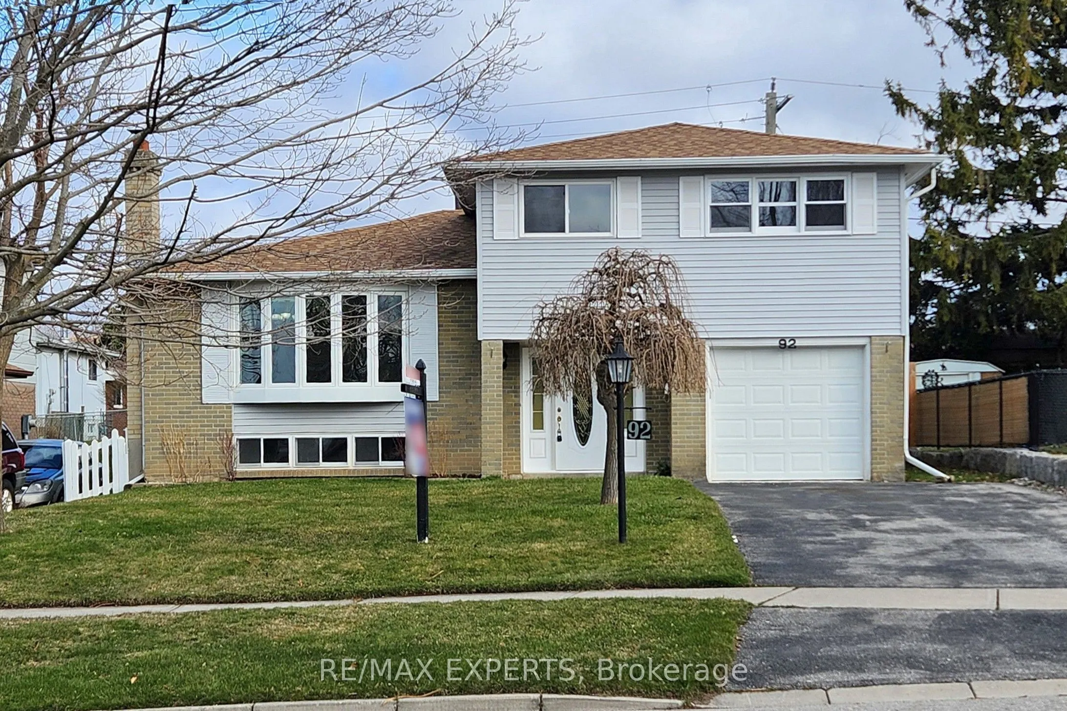 92 Clover Ridge Drive E