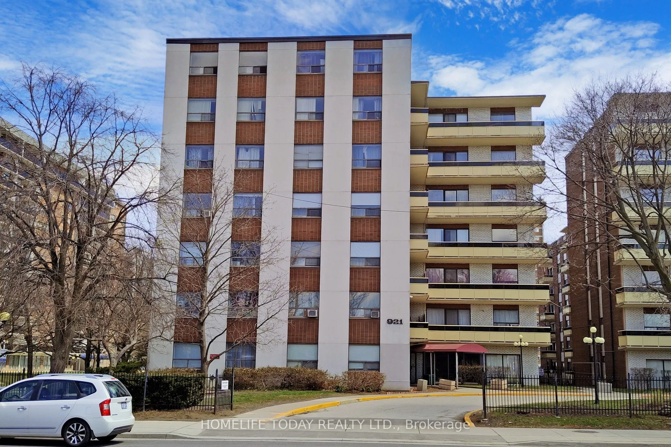 921 Midland Avenue, #206