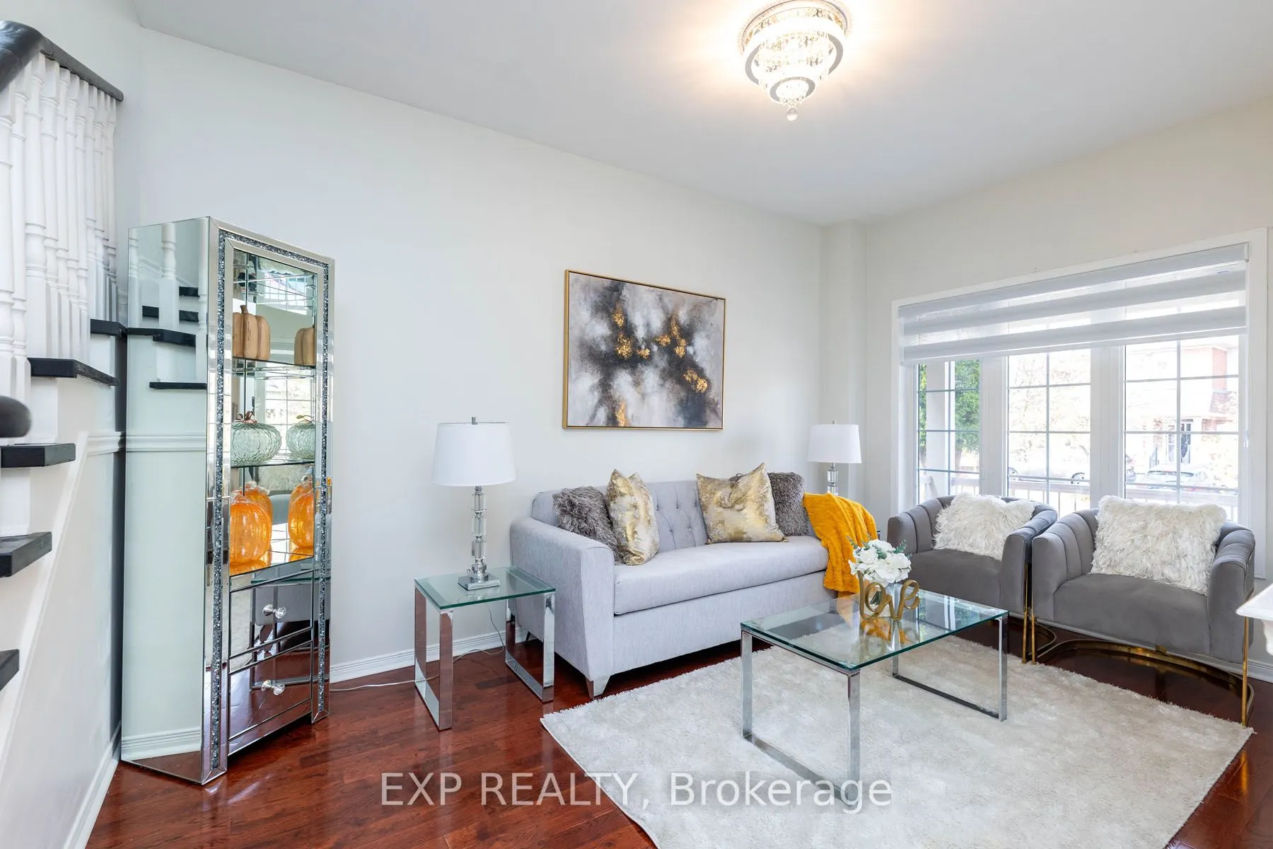 111 Knowles Drive