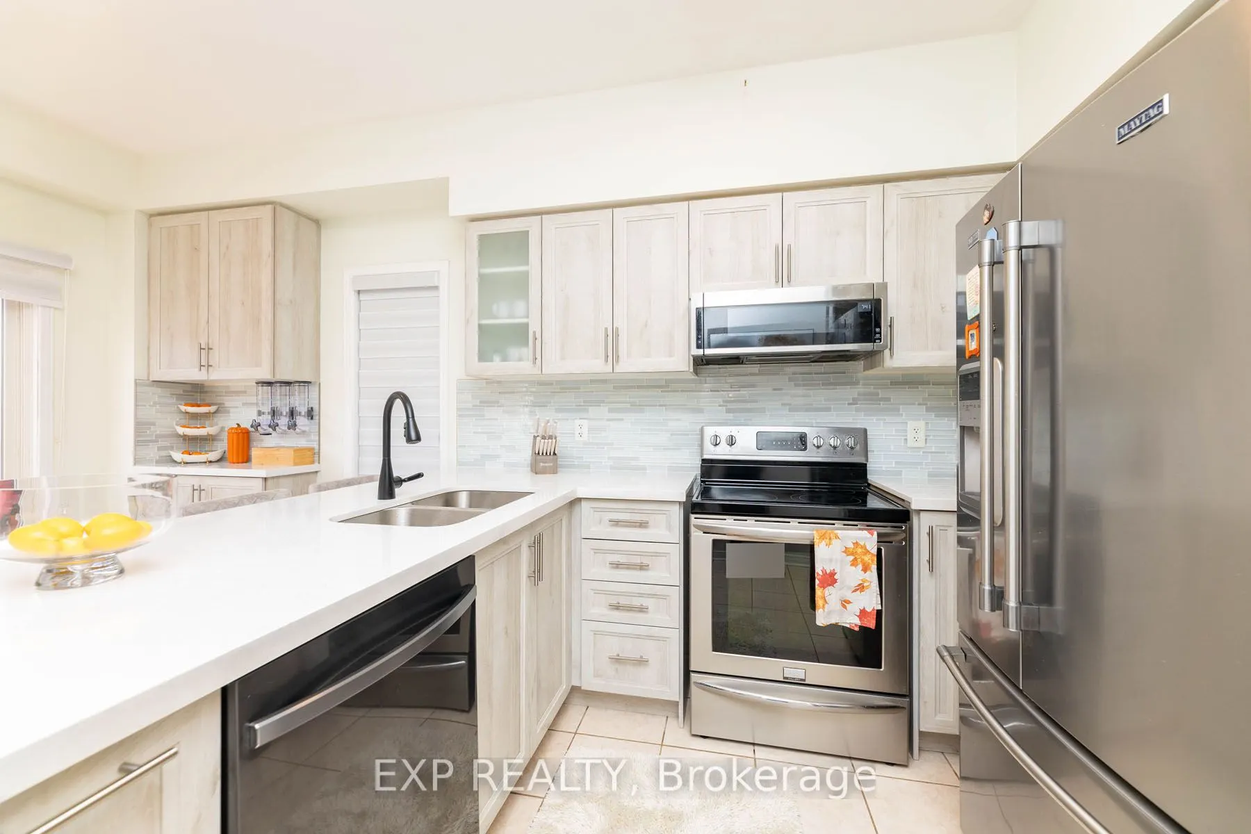 111 Knowles Drive