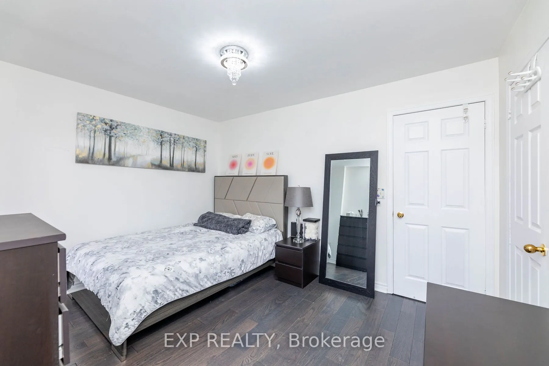 111 Knowles Drive