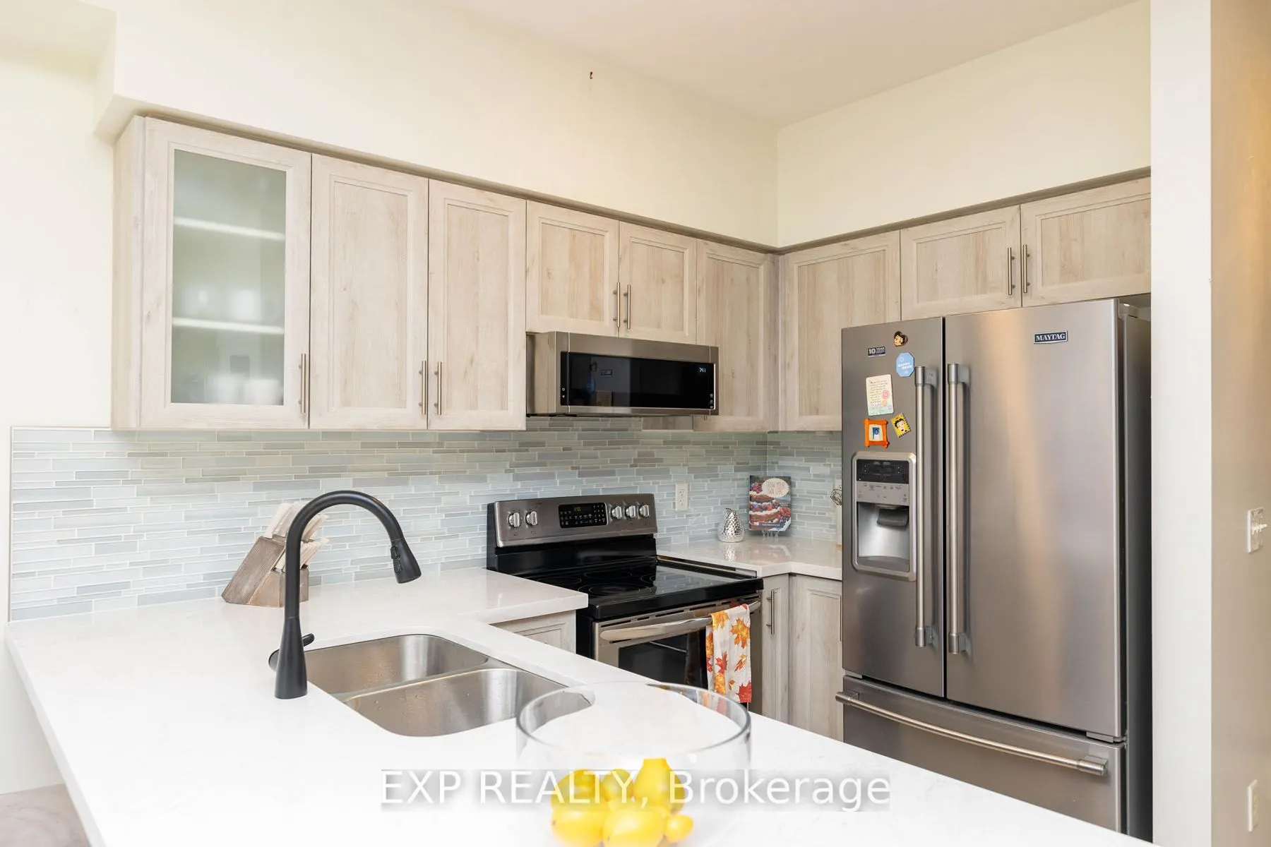 111 Knowles Drive