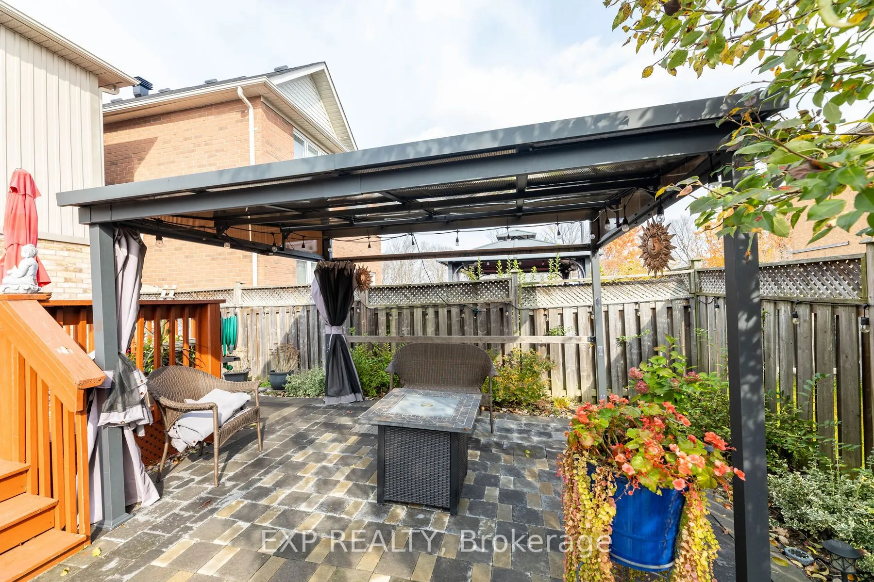 111 Knowles Drive
